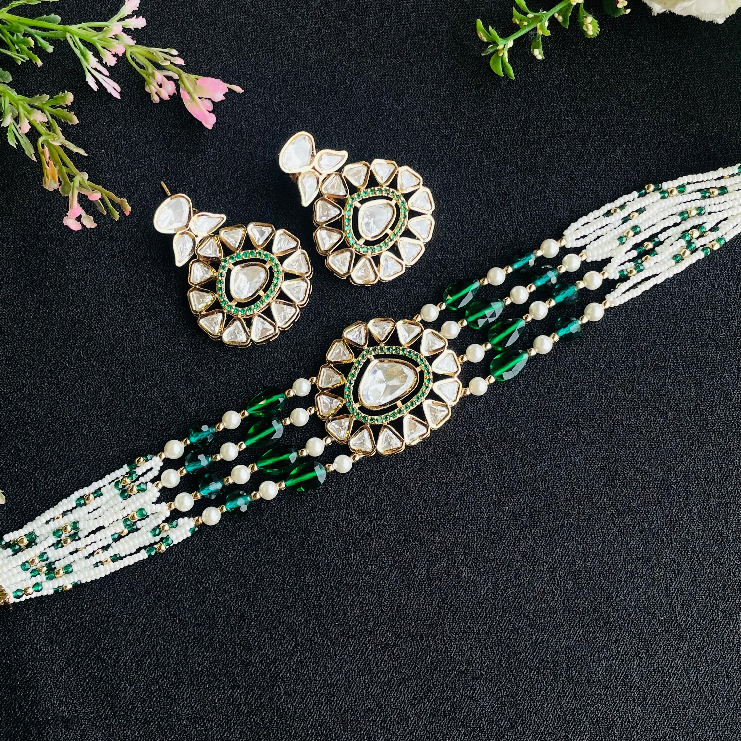 Nayaab Chhavvi Polki neckpiece