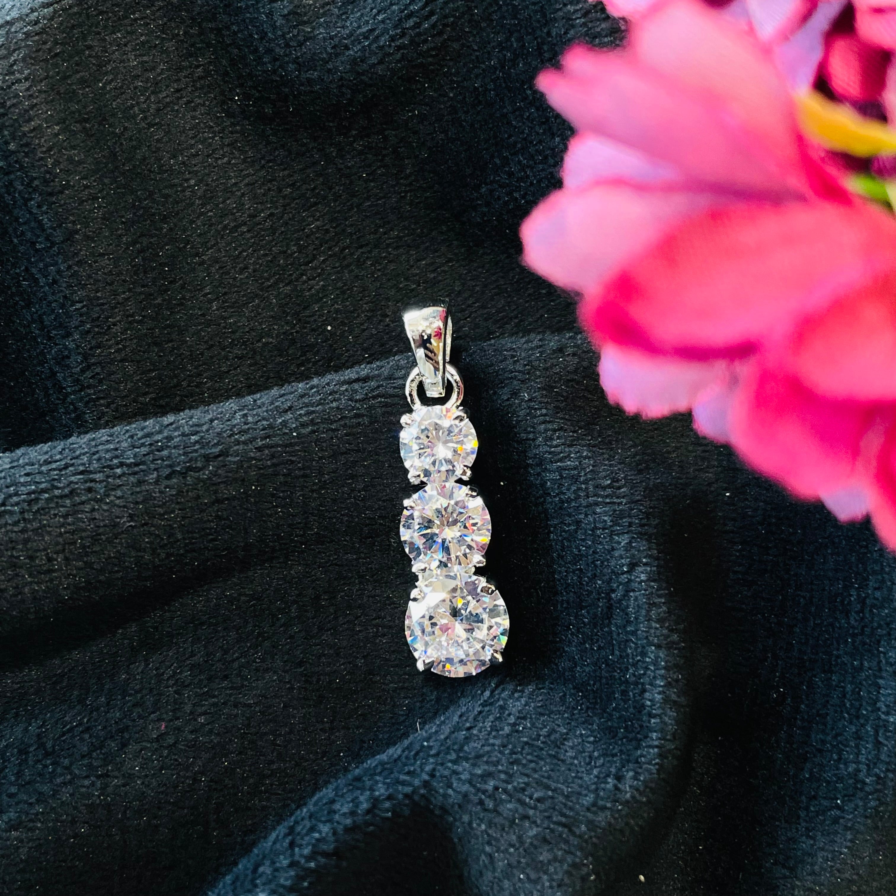 Vs Sterling Silver Pendant 04 3g Silver Polish