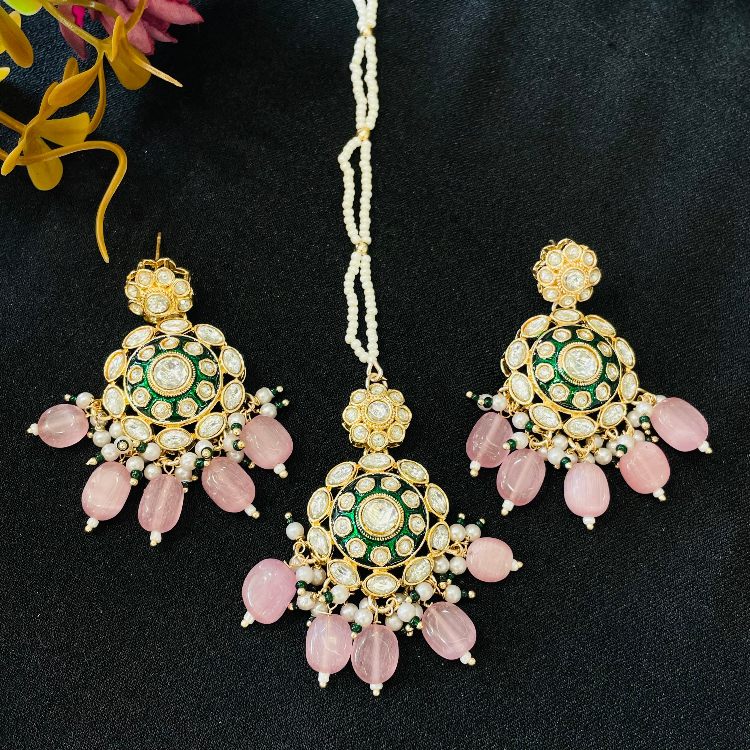 Nayaab Mayera Tikka With Earrings