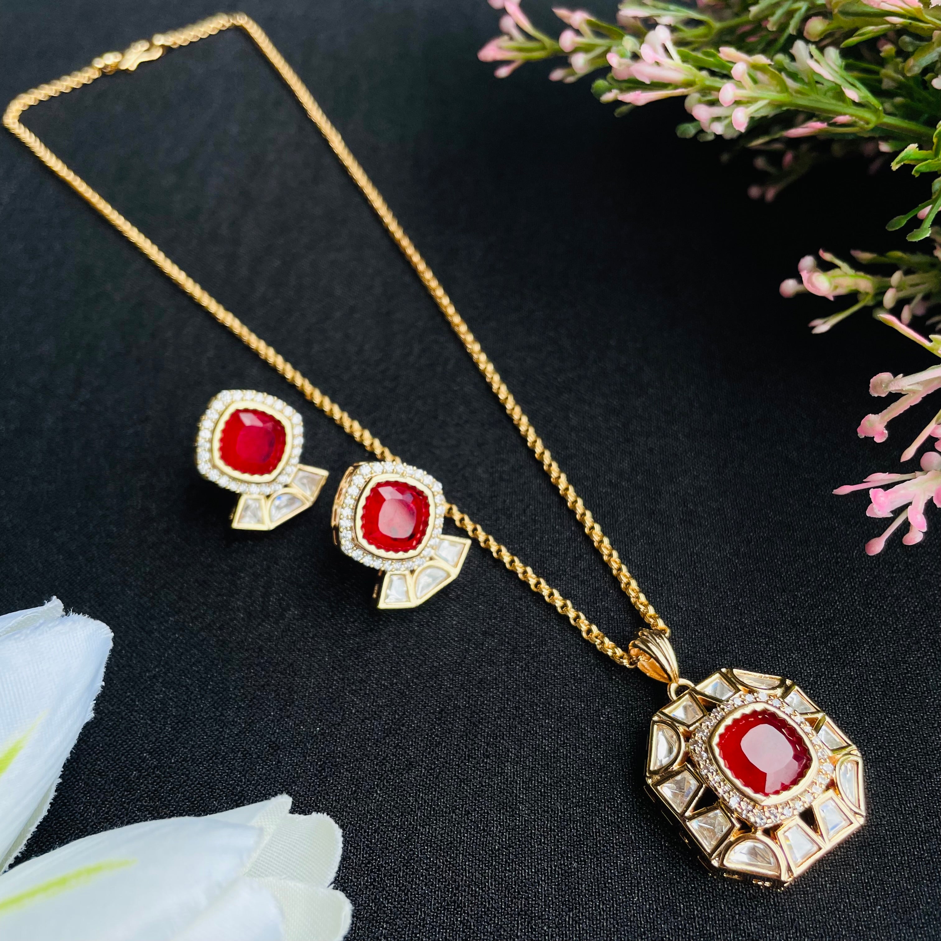 Nayaab Bina Polki Pendant Neckpiece