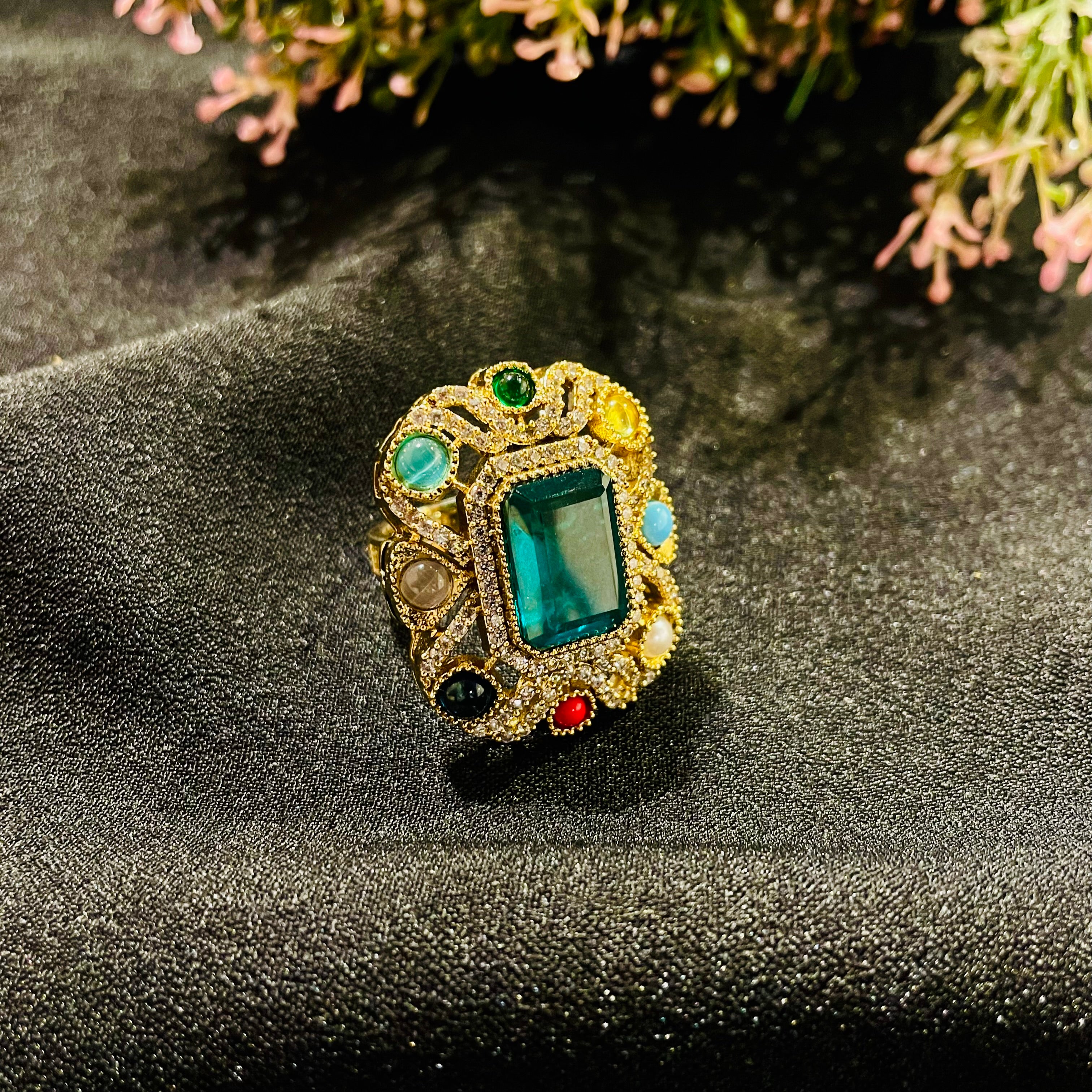 Nayaab millie Pendant set with free ring