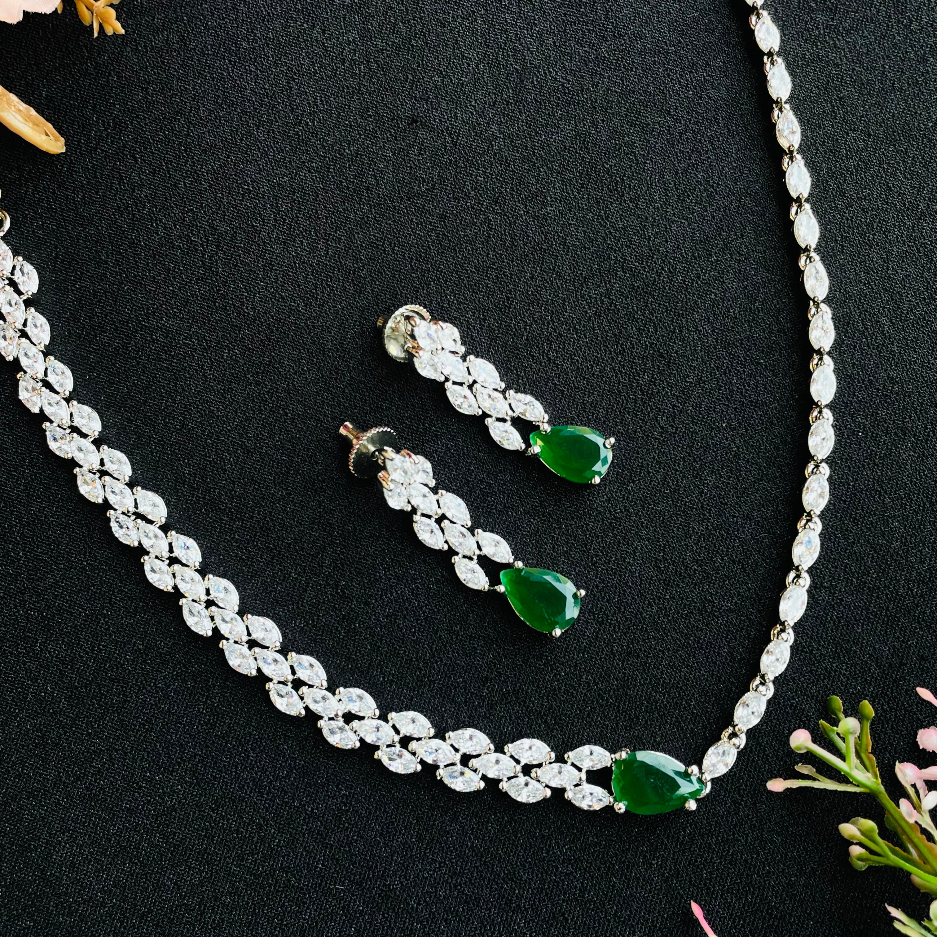 Ad Valentina choker