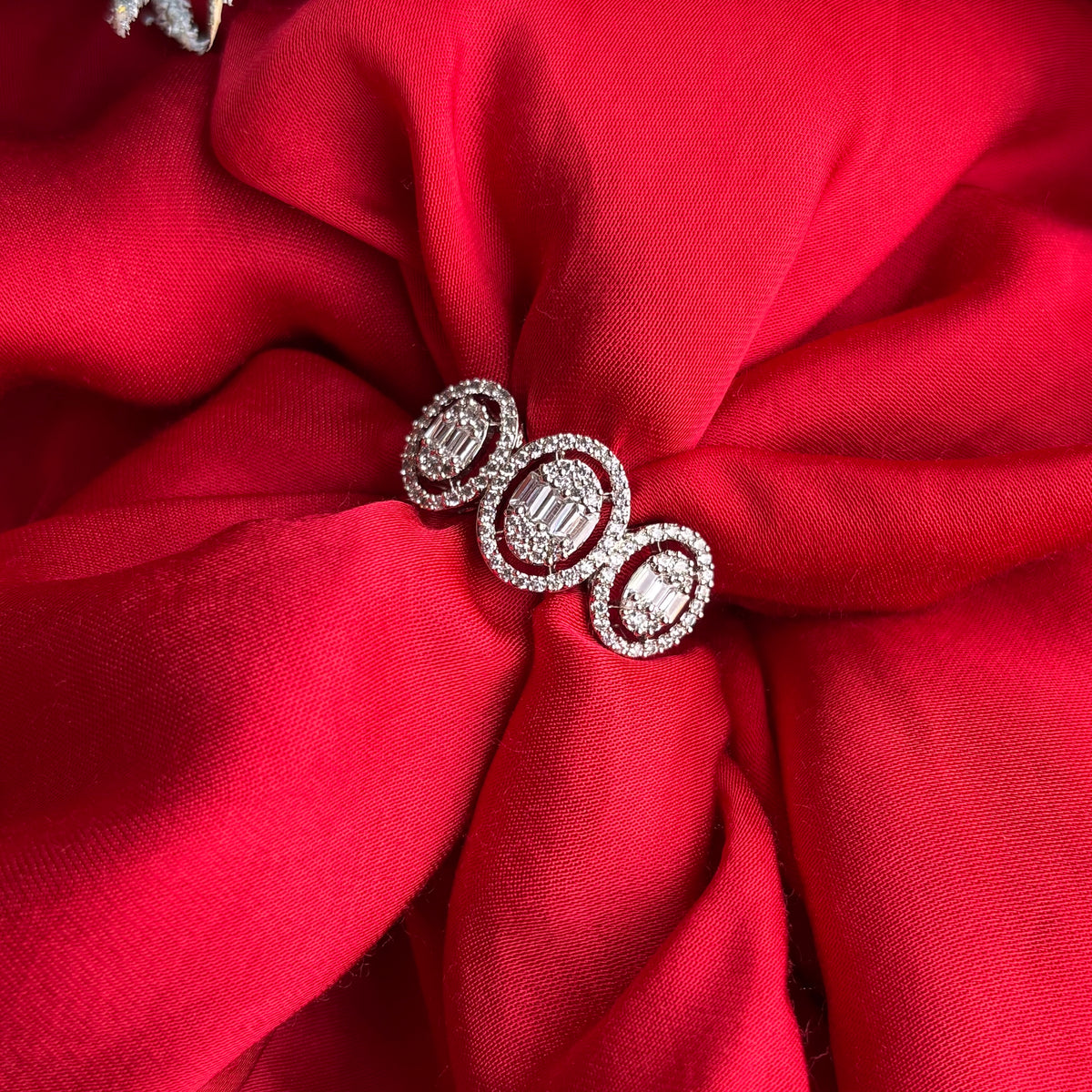 Vyanika Three-Finger Ring