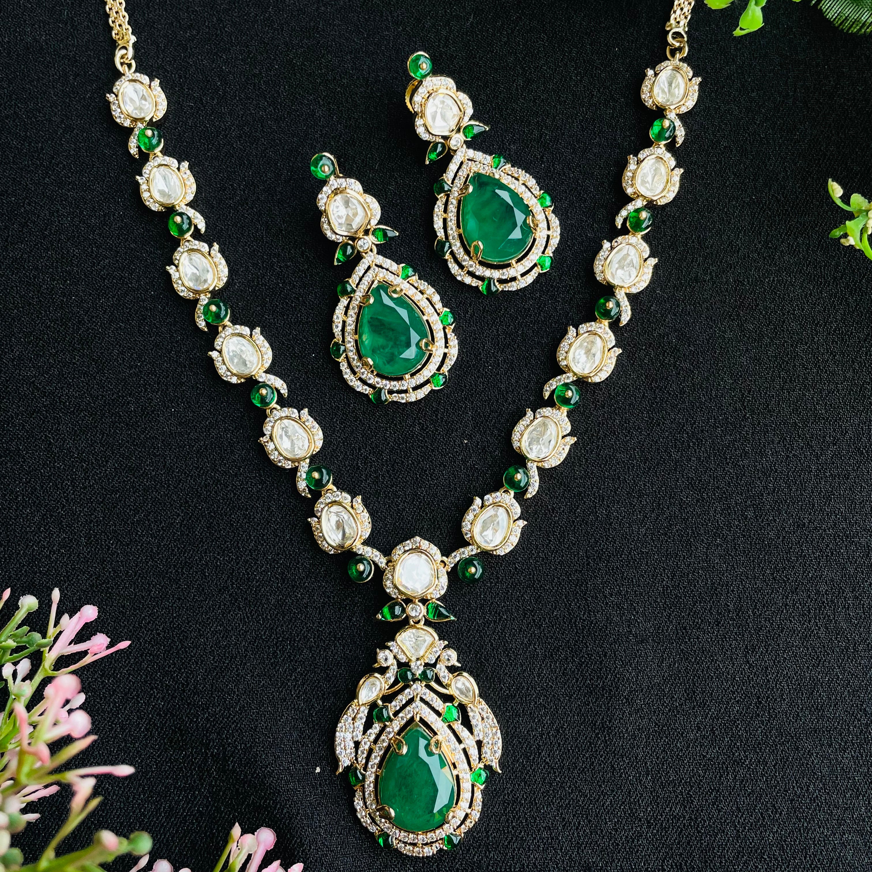 Nayaab harshita polki Neckpiece