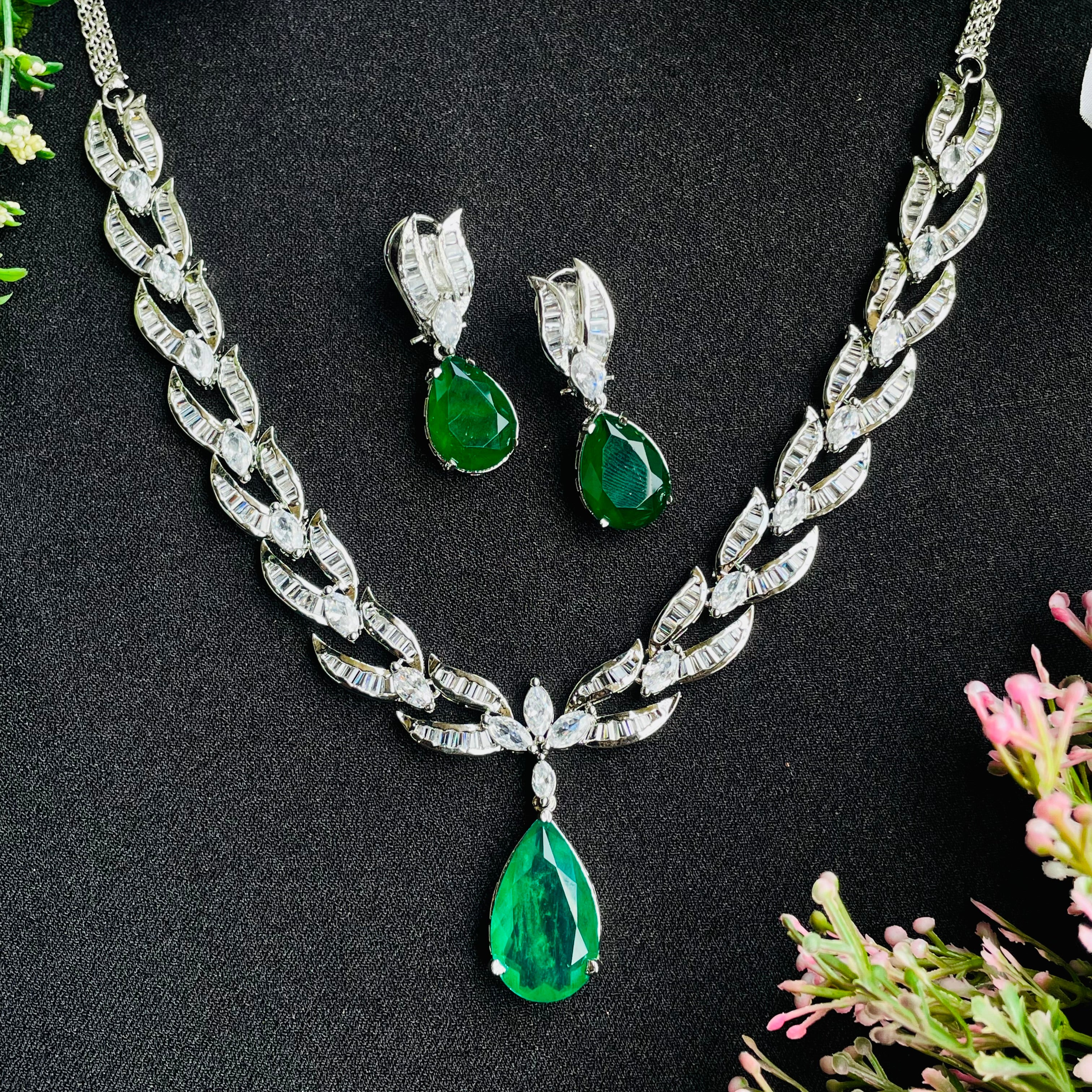 Ad Amelia Neckpiece