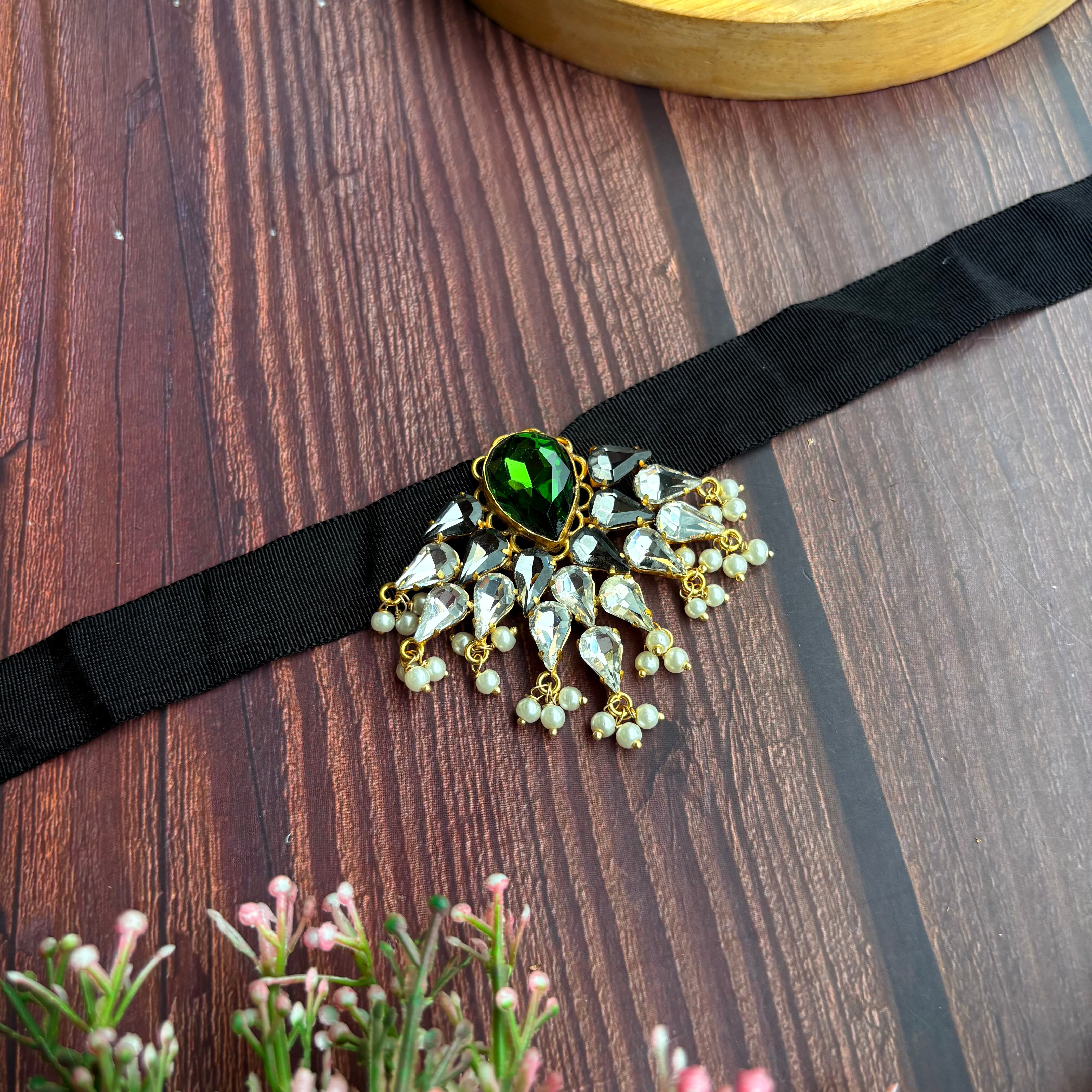 Noir Majesty Choker