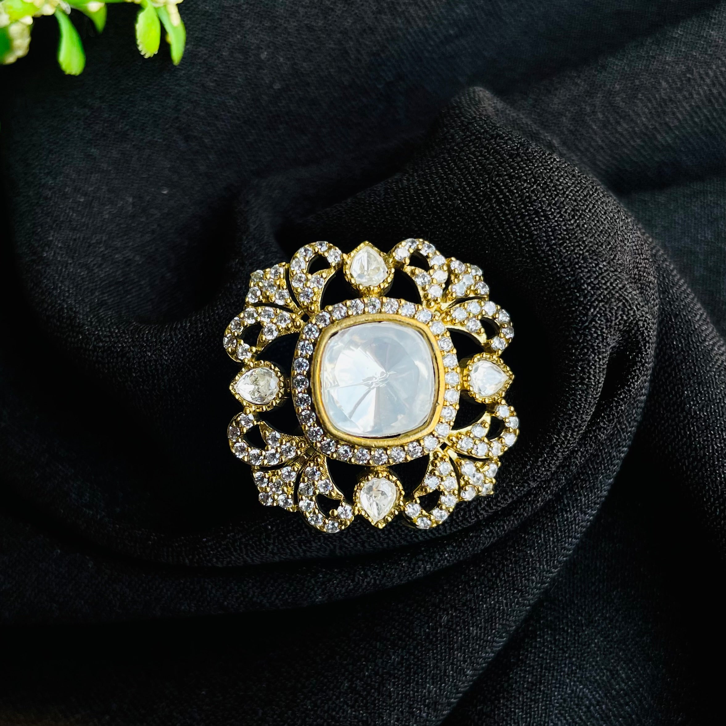 Nayaab baani  polki ring