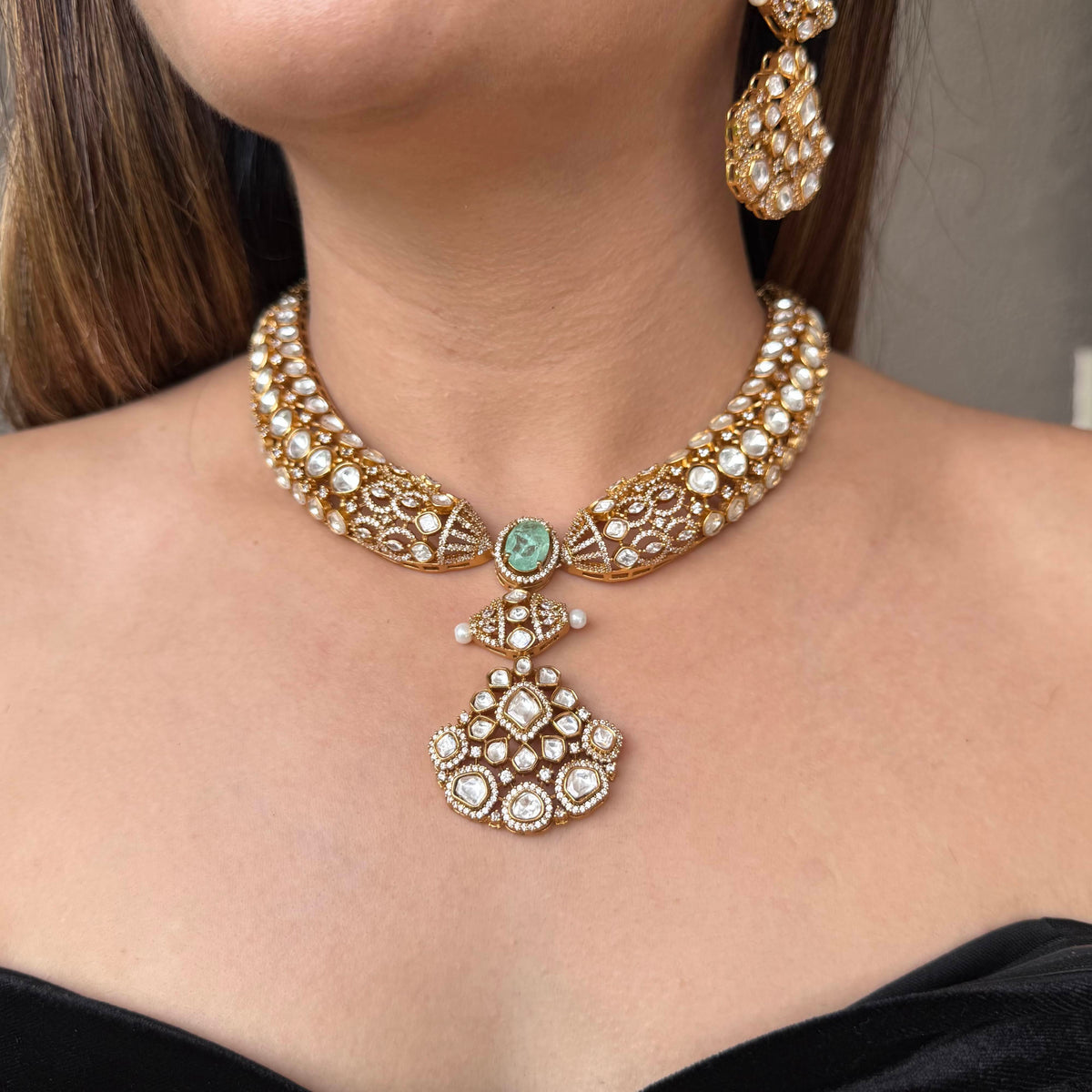 Nayaab Avira Neckpiece