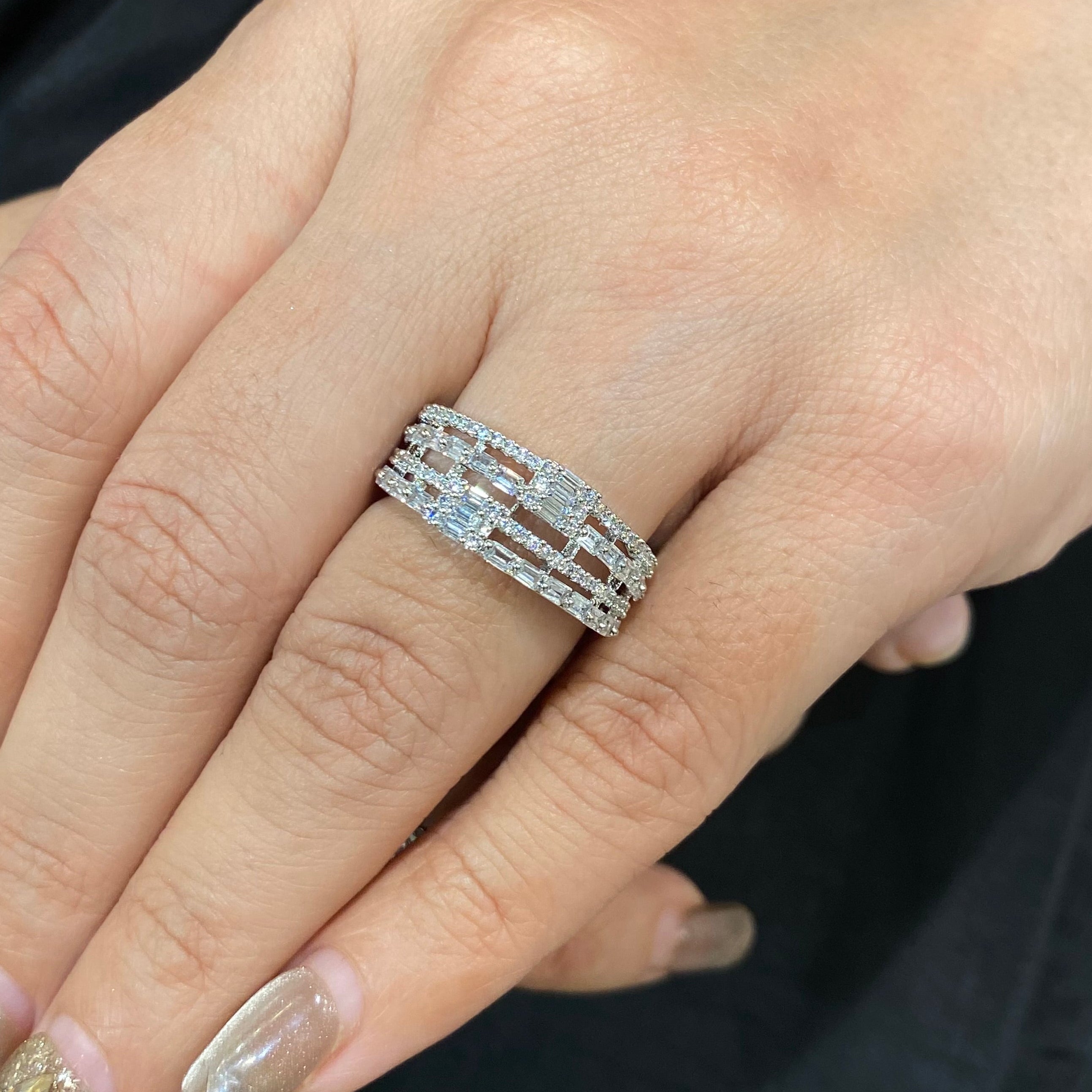 Ad Lacy ring adjustable