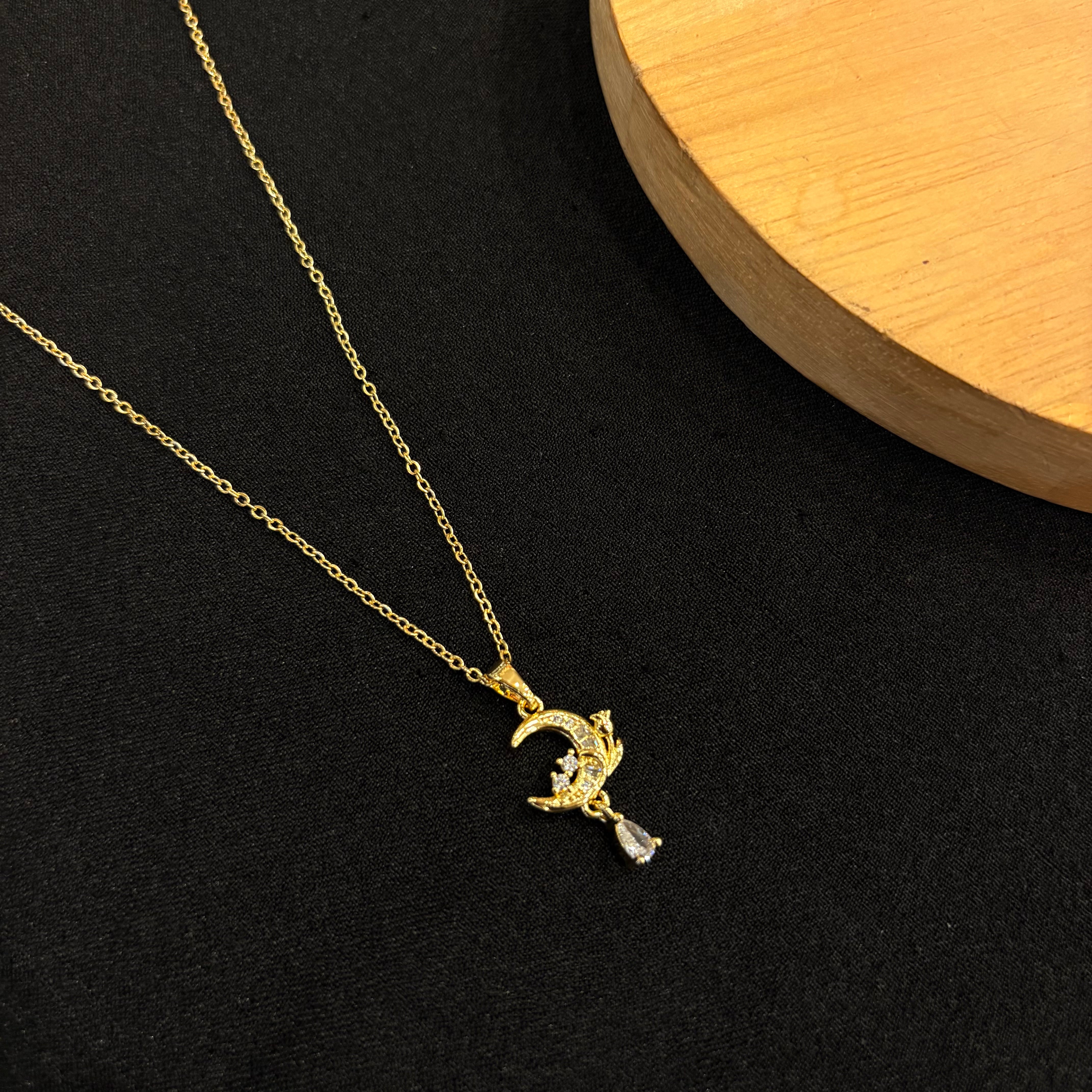 Chaand Tara Luxe Neck chain