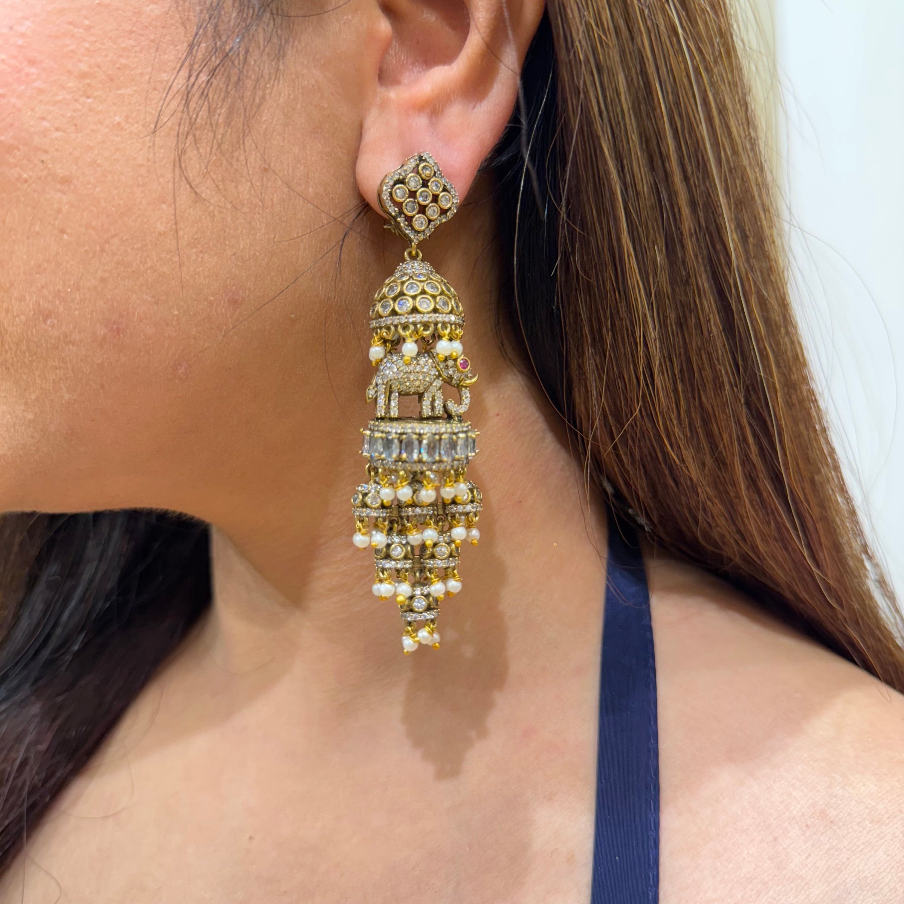 Nayaab Kavya jhumki