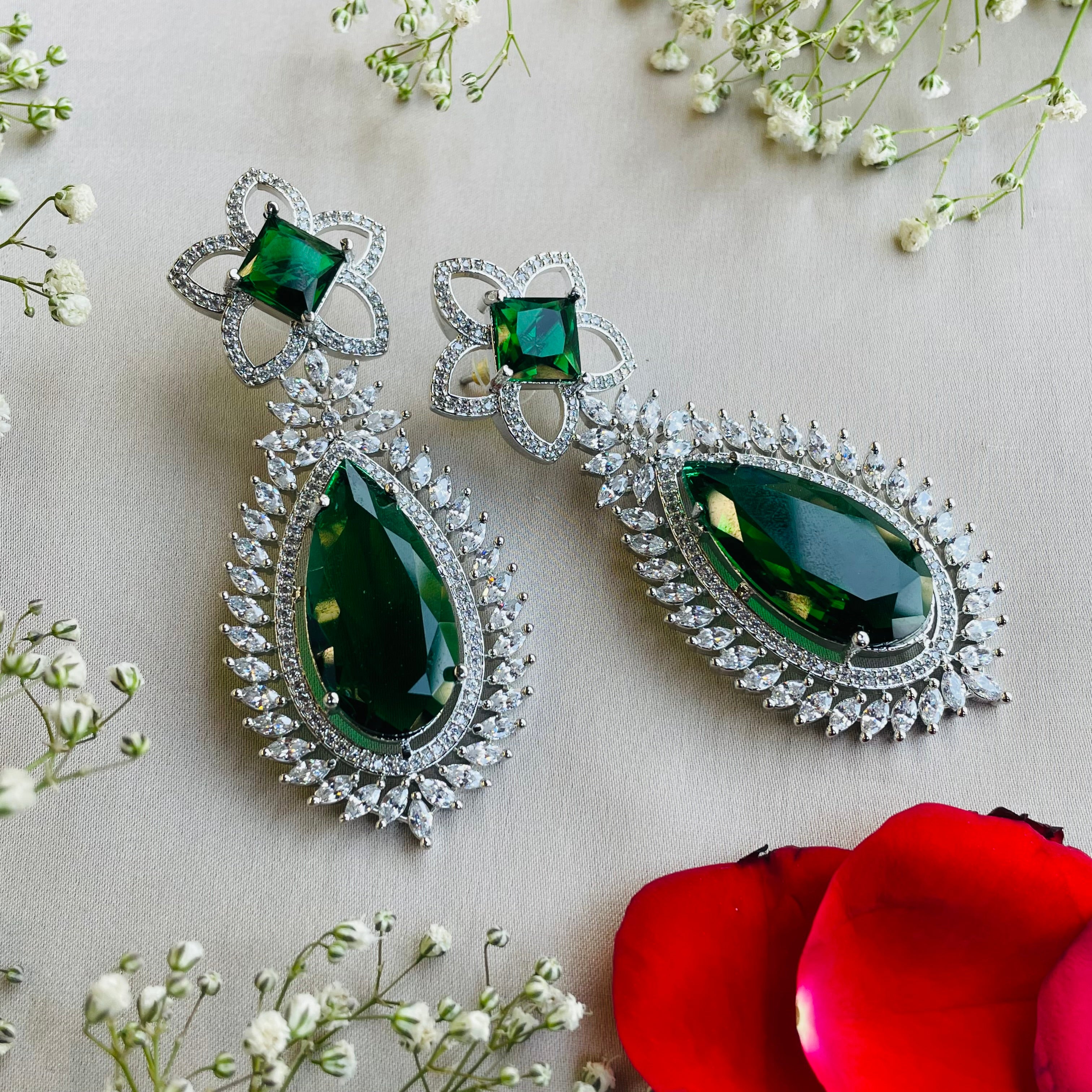 Ad Manvi neckpiece