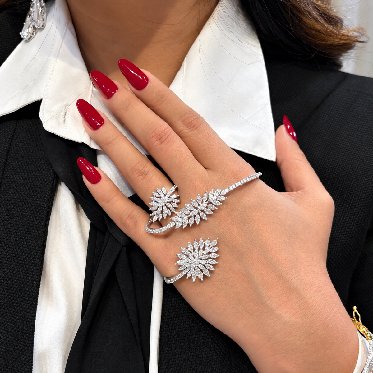Meher Noor Handcuff