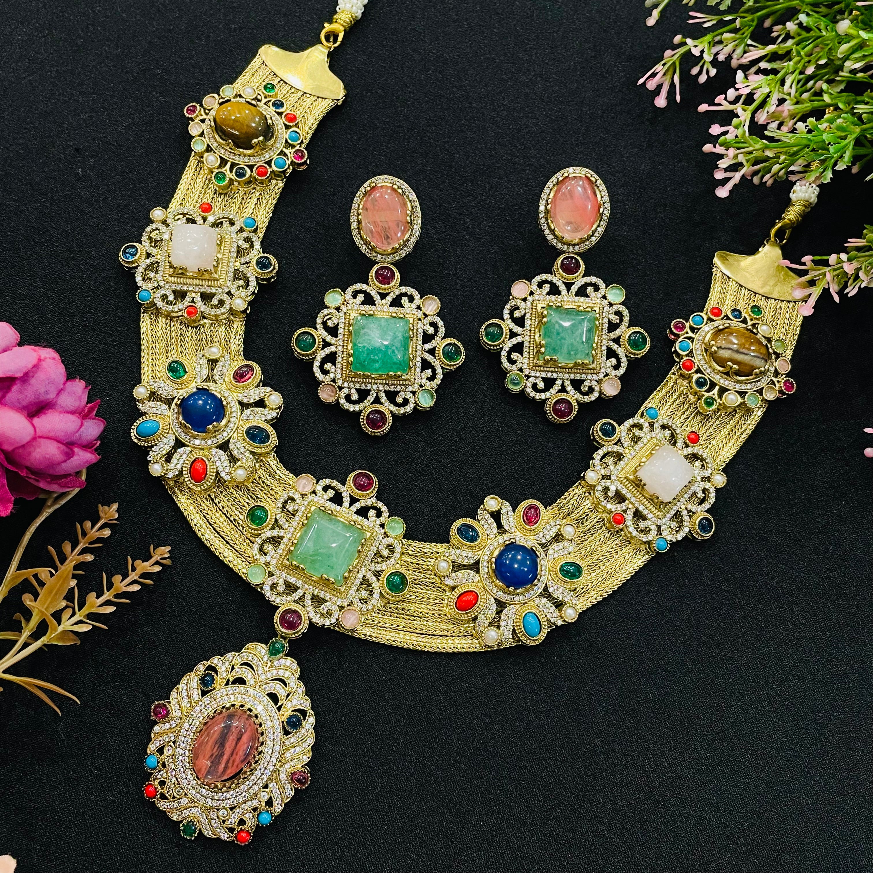 Nayaab Siya Neckpiece