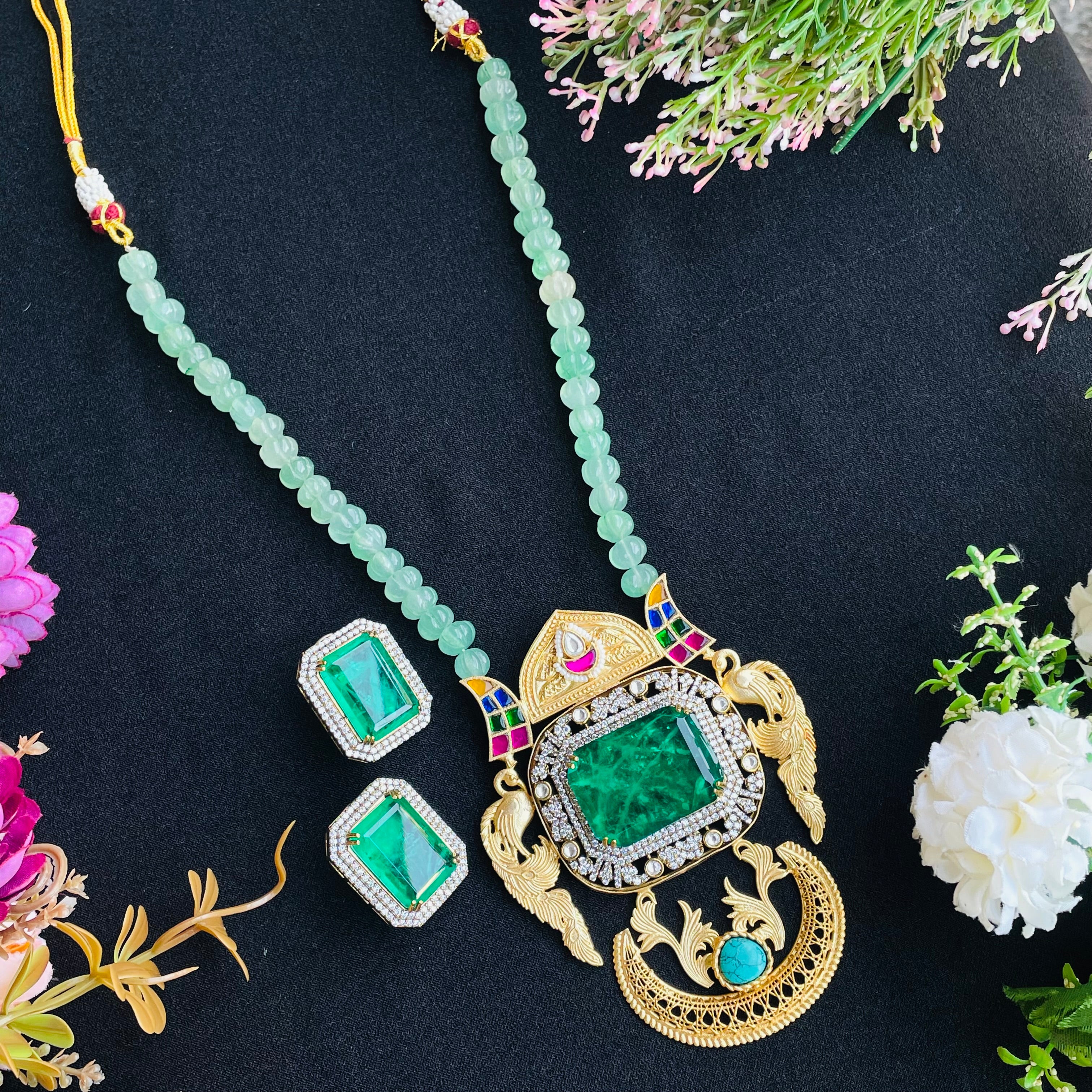 Nayaab arushi neckpiece