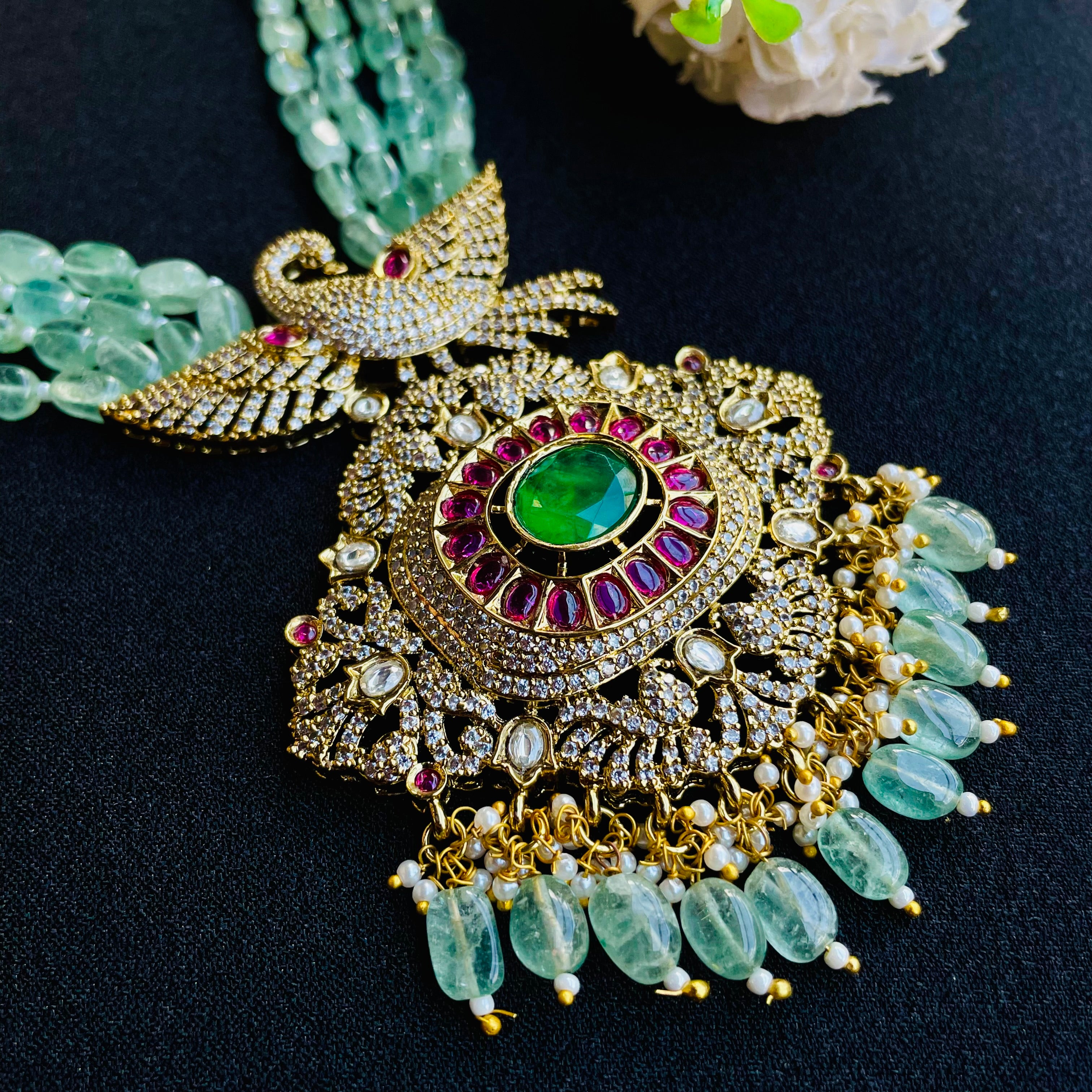 Nayaab Swaan Neckpiece