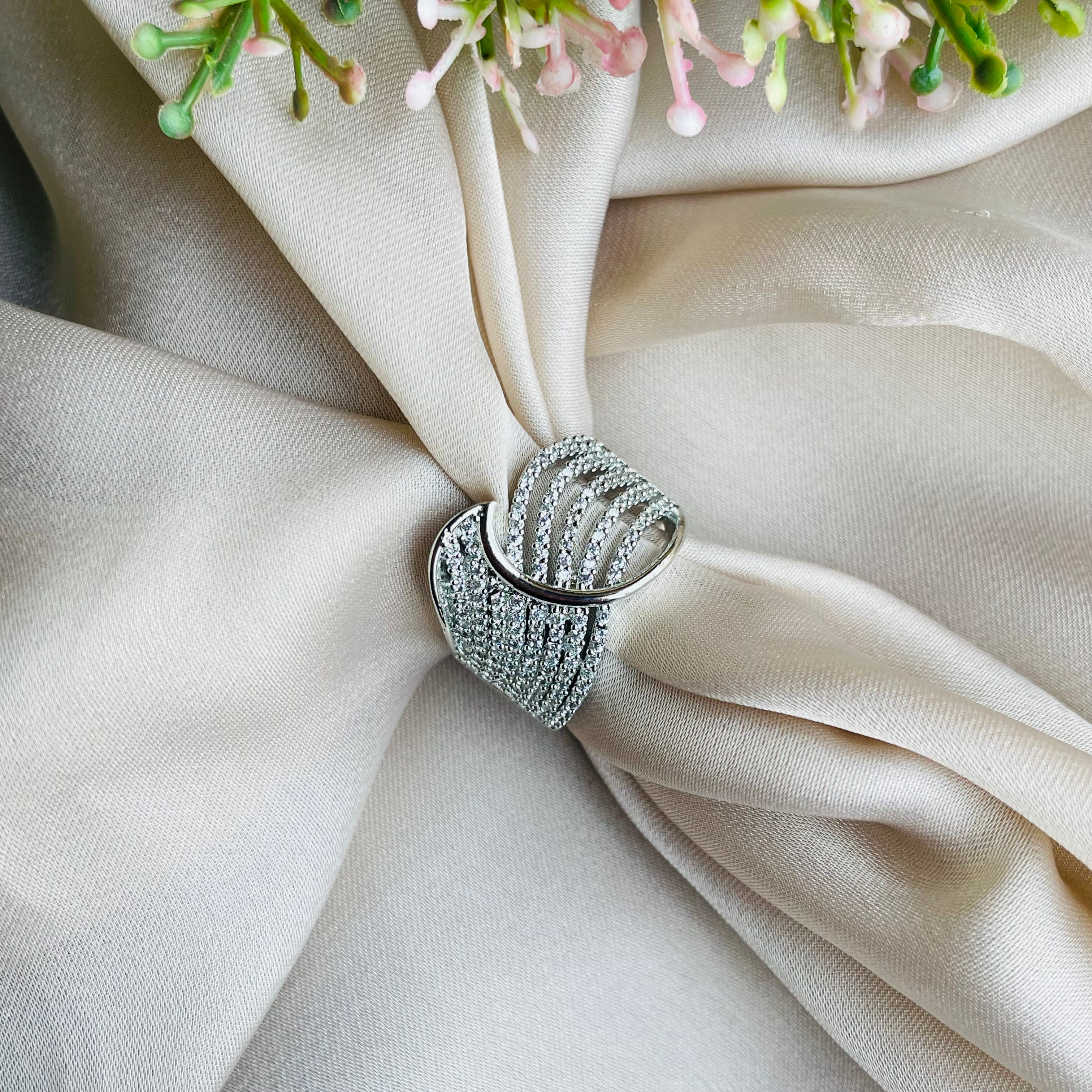 Ad Julia ring adjustable
