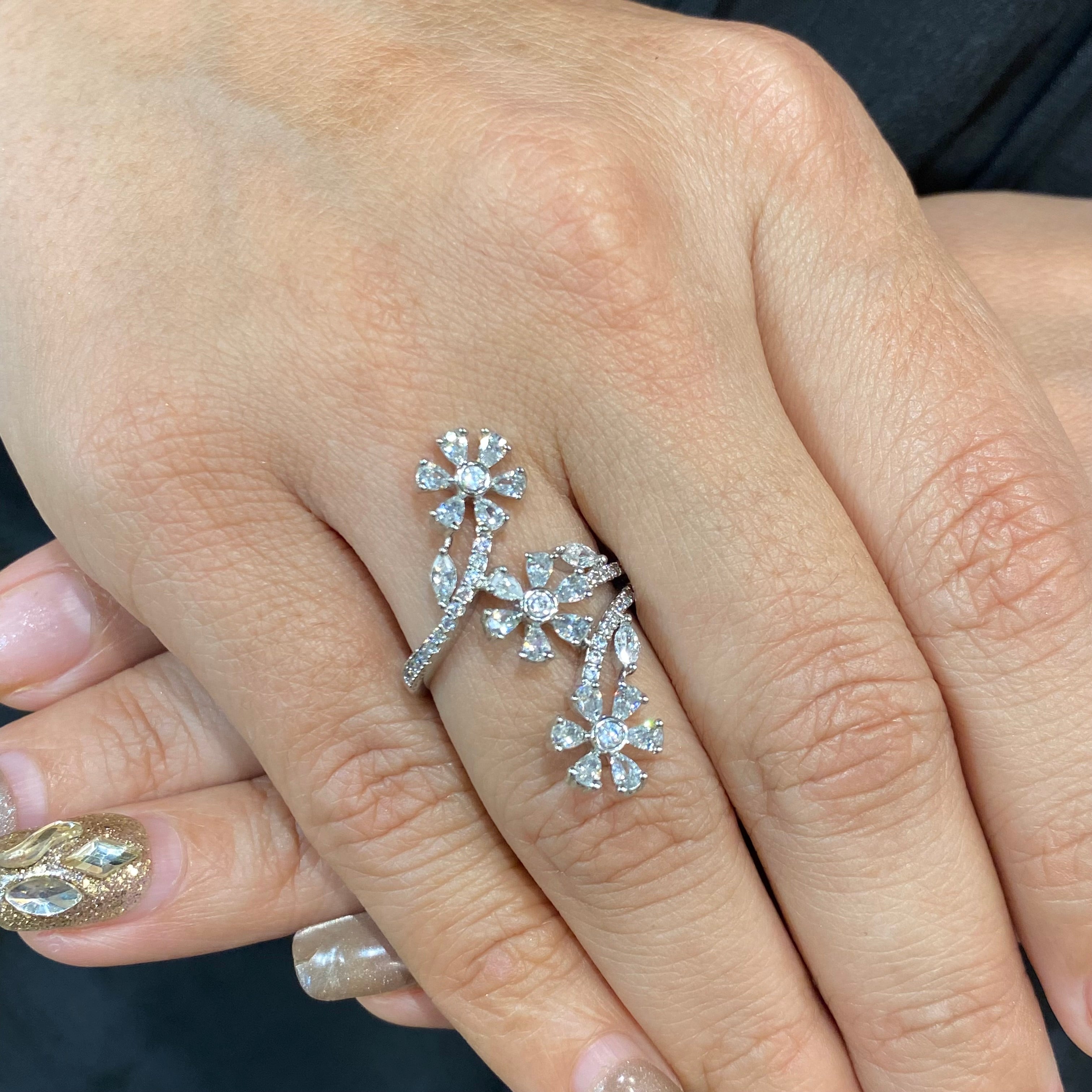 Ad Darla ring adjustable