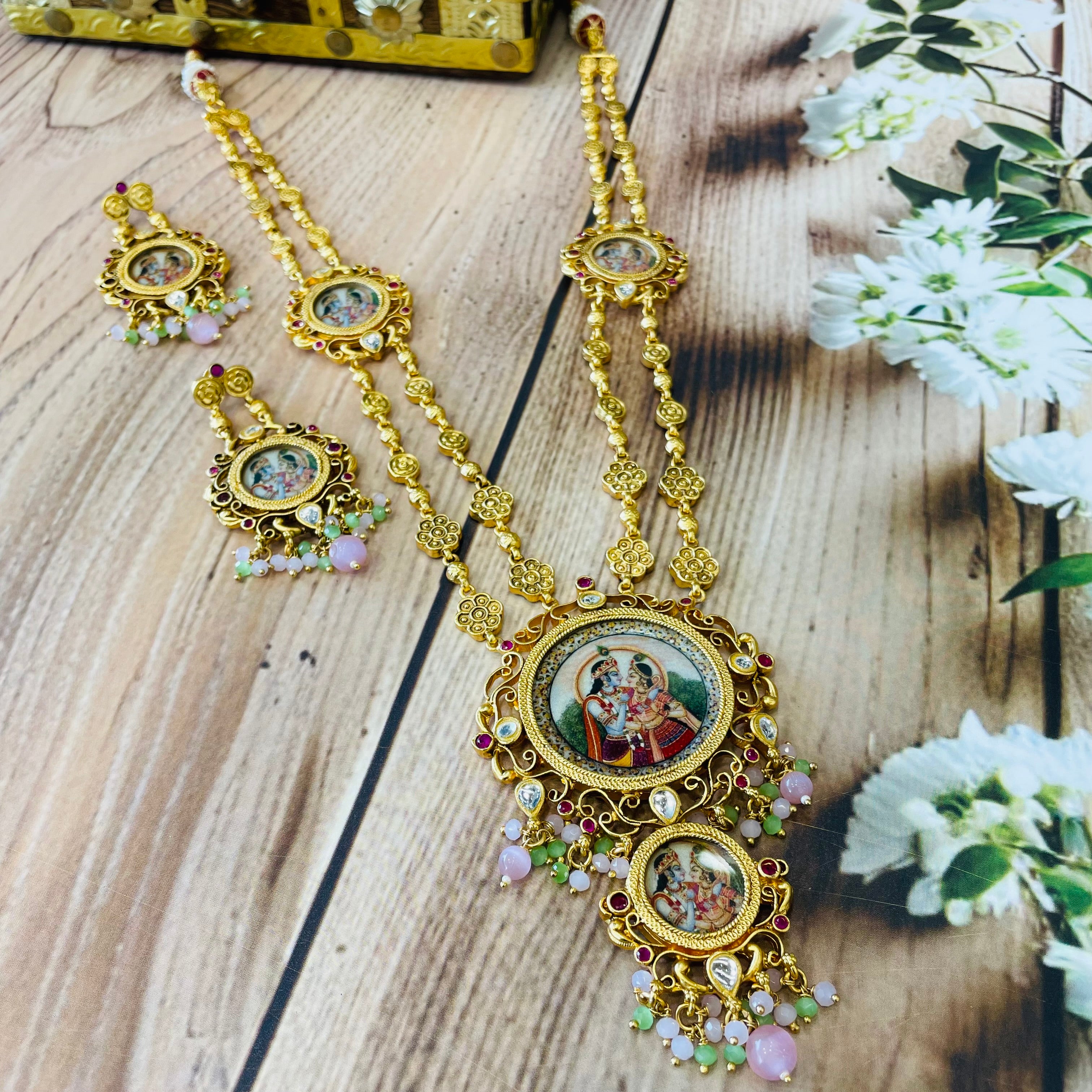 Nayaab Shree Radha Krishna Neckpiece