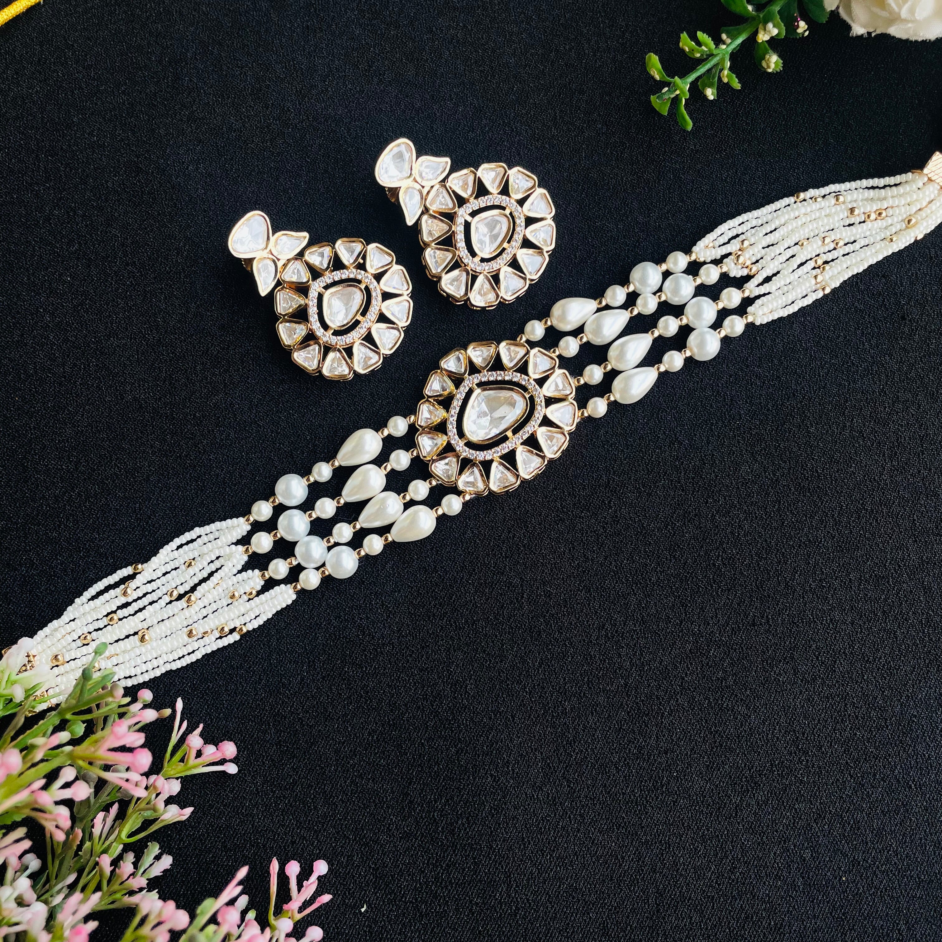 Nayaab Chhavvi Polki neckpiece