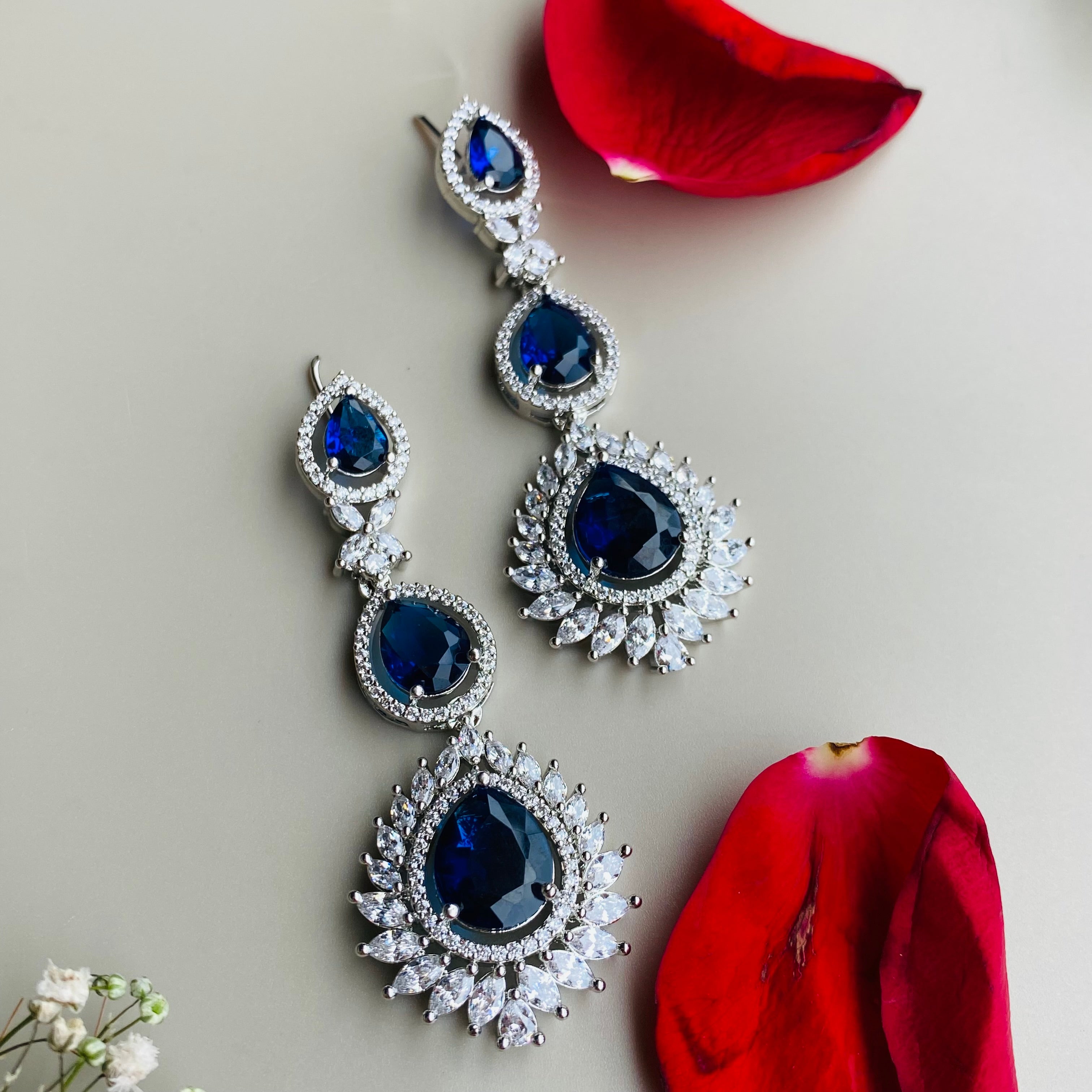 Ad Billie neckpiece