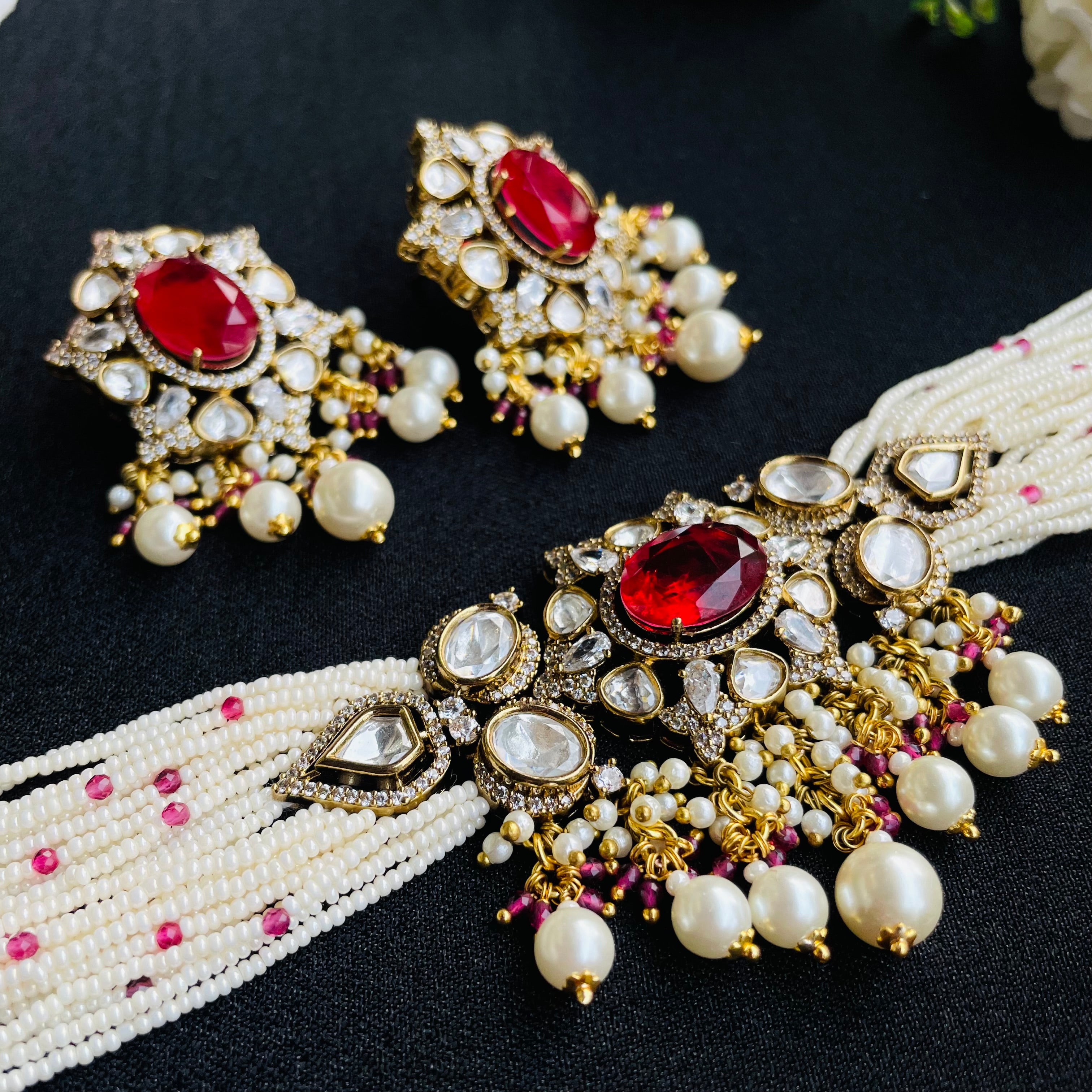 Nayaab Subi Pearl Choker