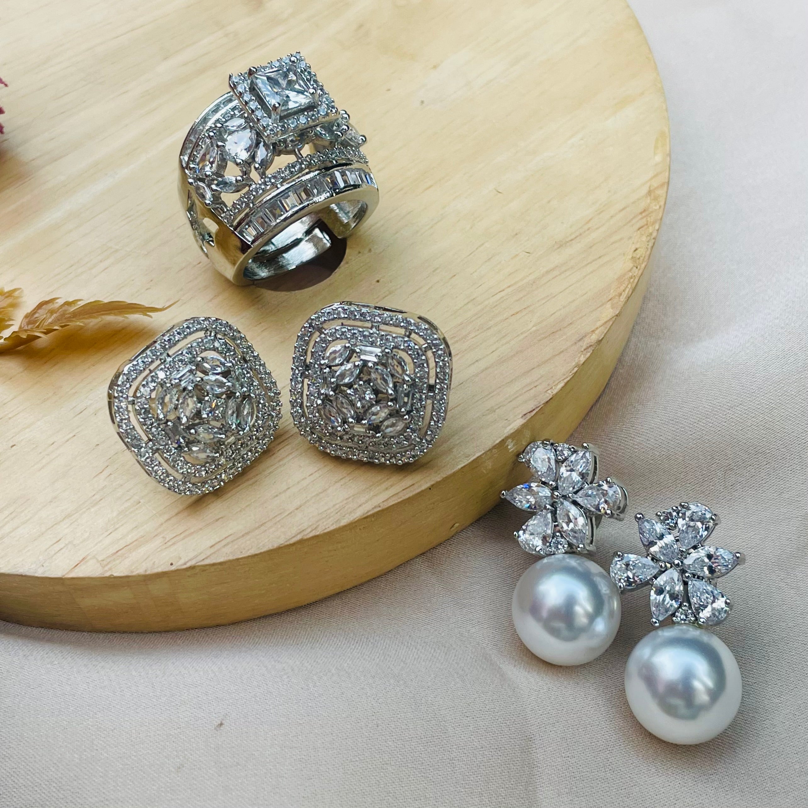 Ad Kamika ring with studs combo