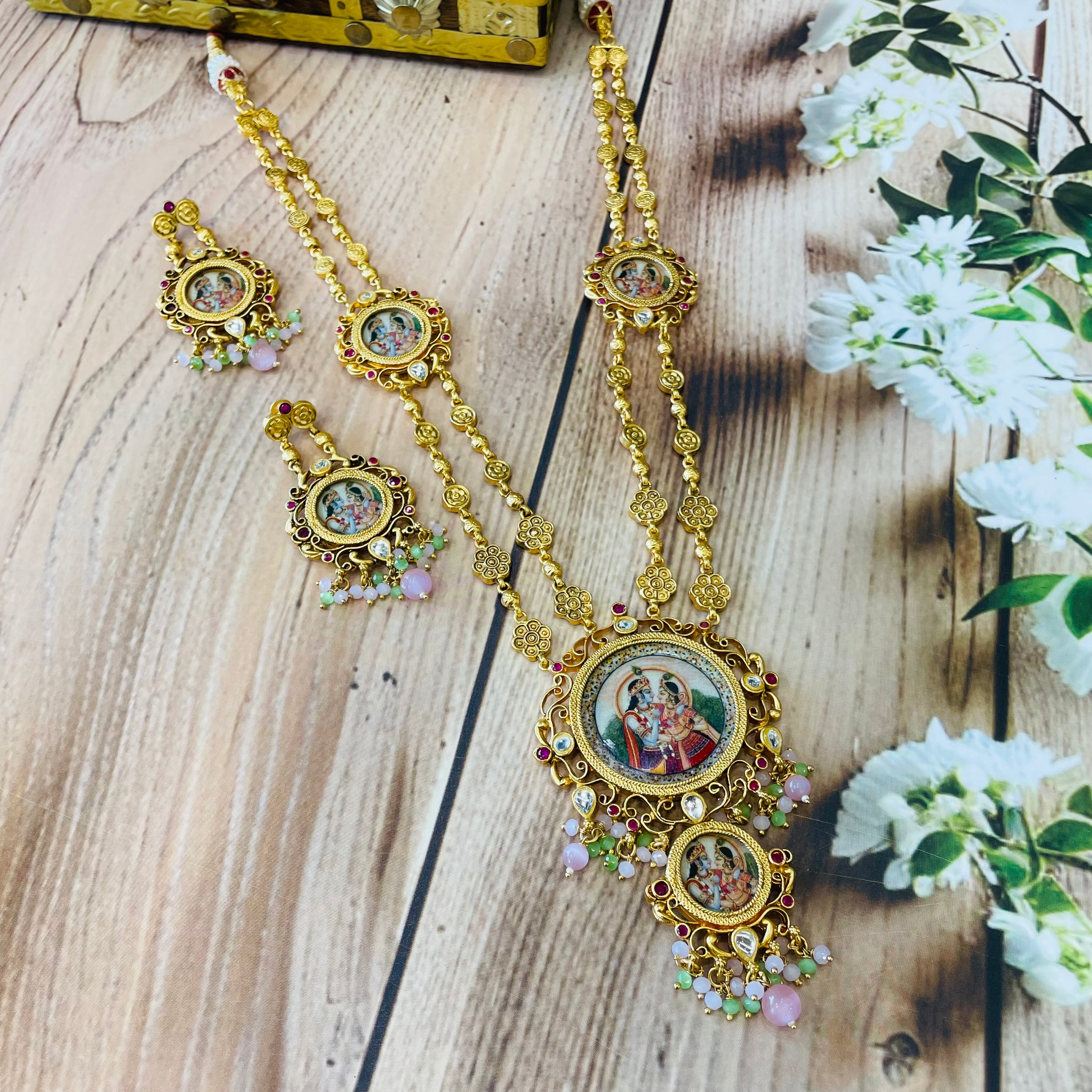 Nayaab Shree Radha Krishna Neckpiece