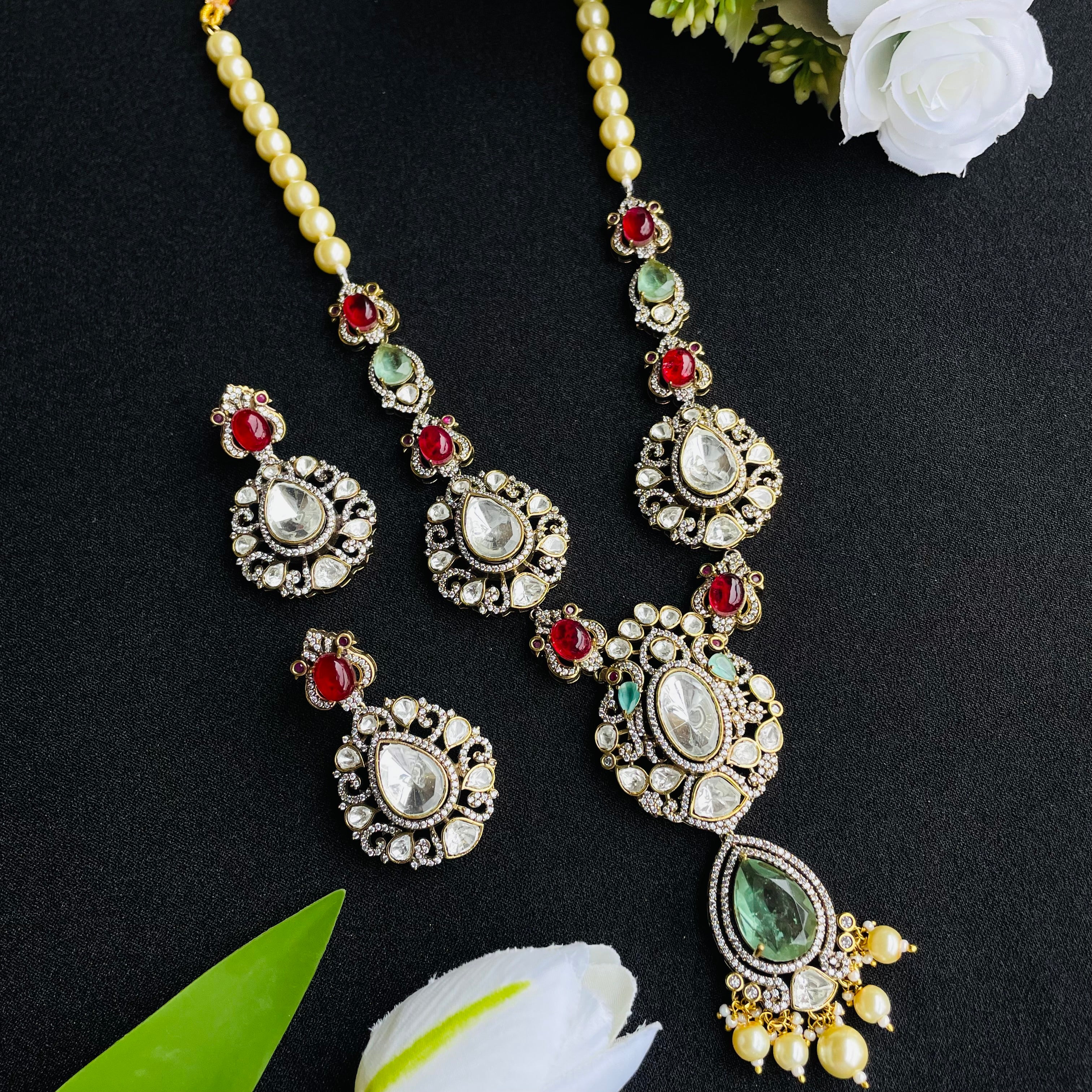 Nayaab Eesha Neckpiece