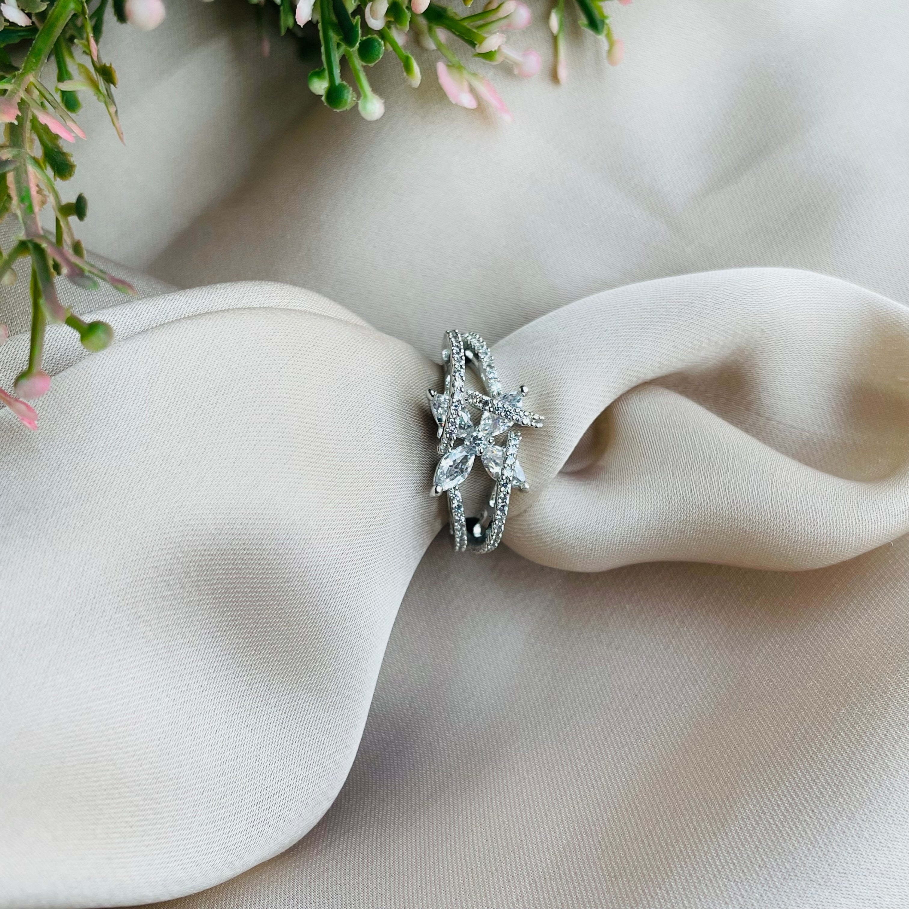 Ad Lainey ring