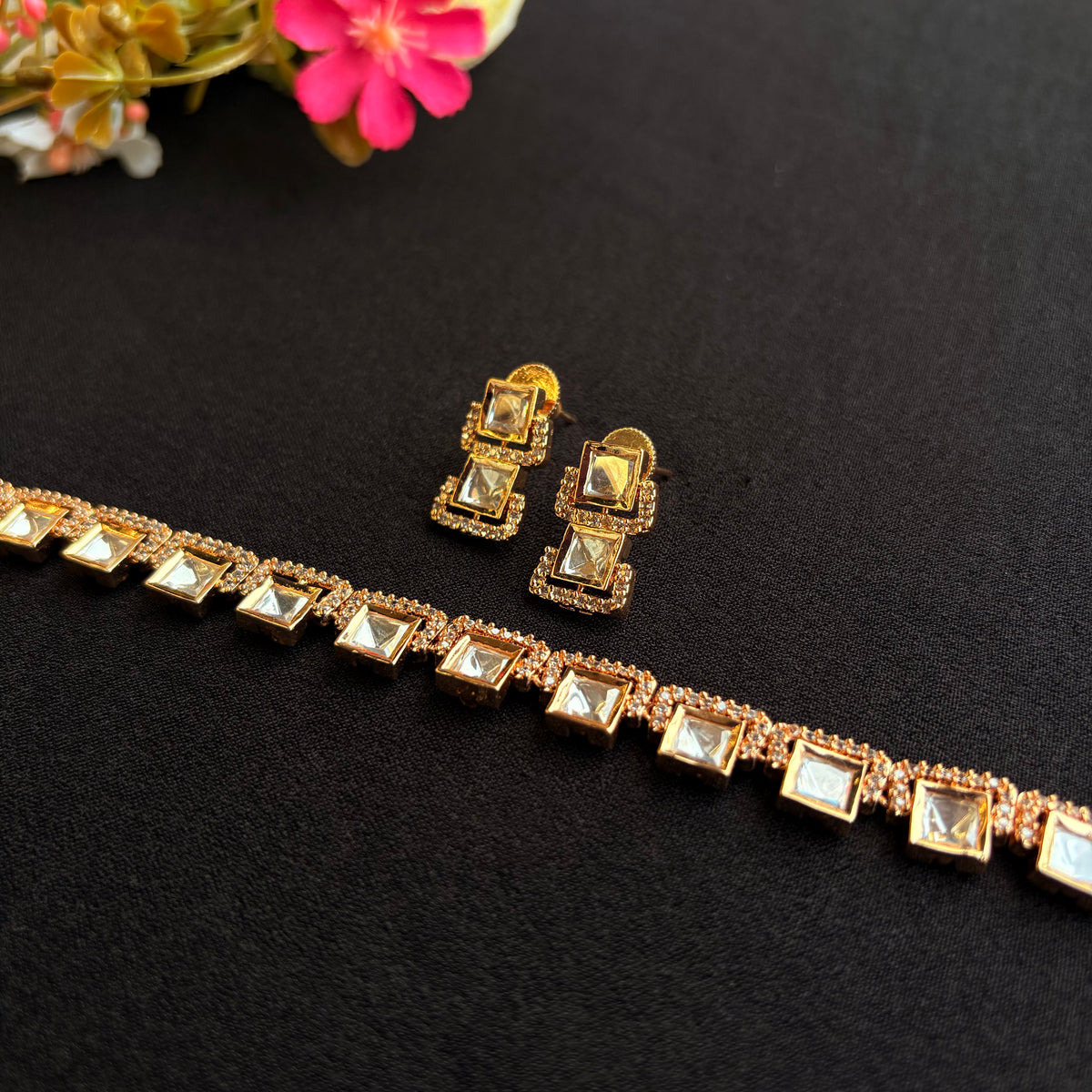 Tavishi Neckpiece