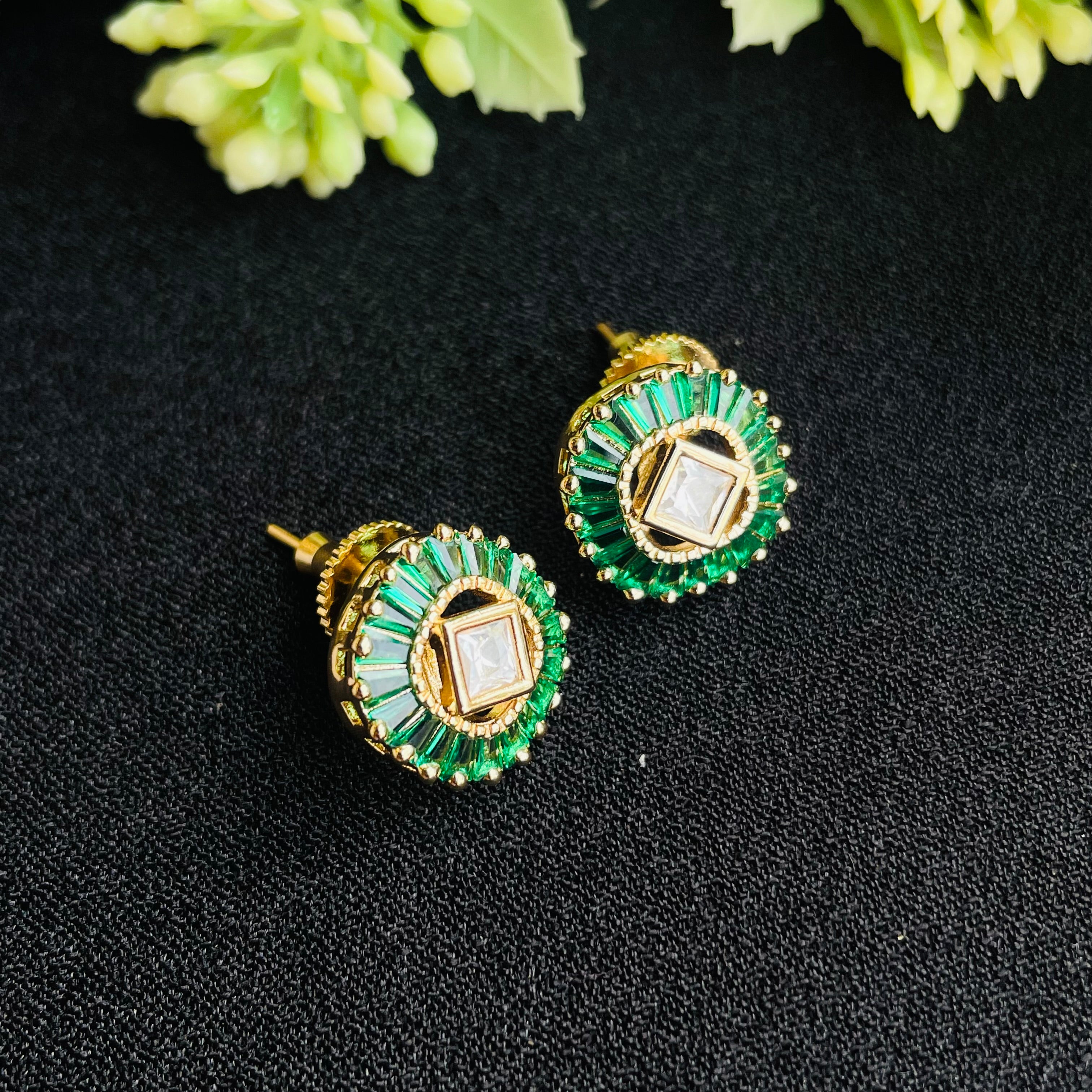 Nayaab Ani Polki Pendant set