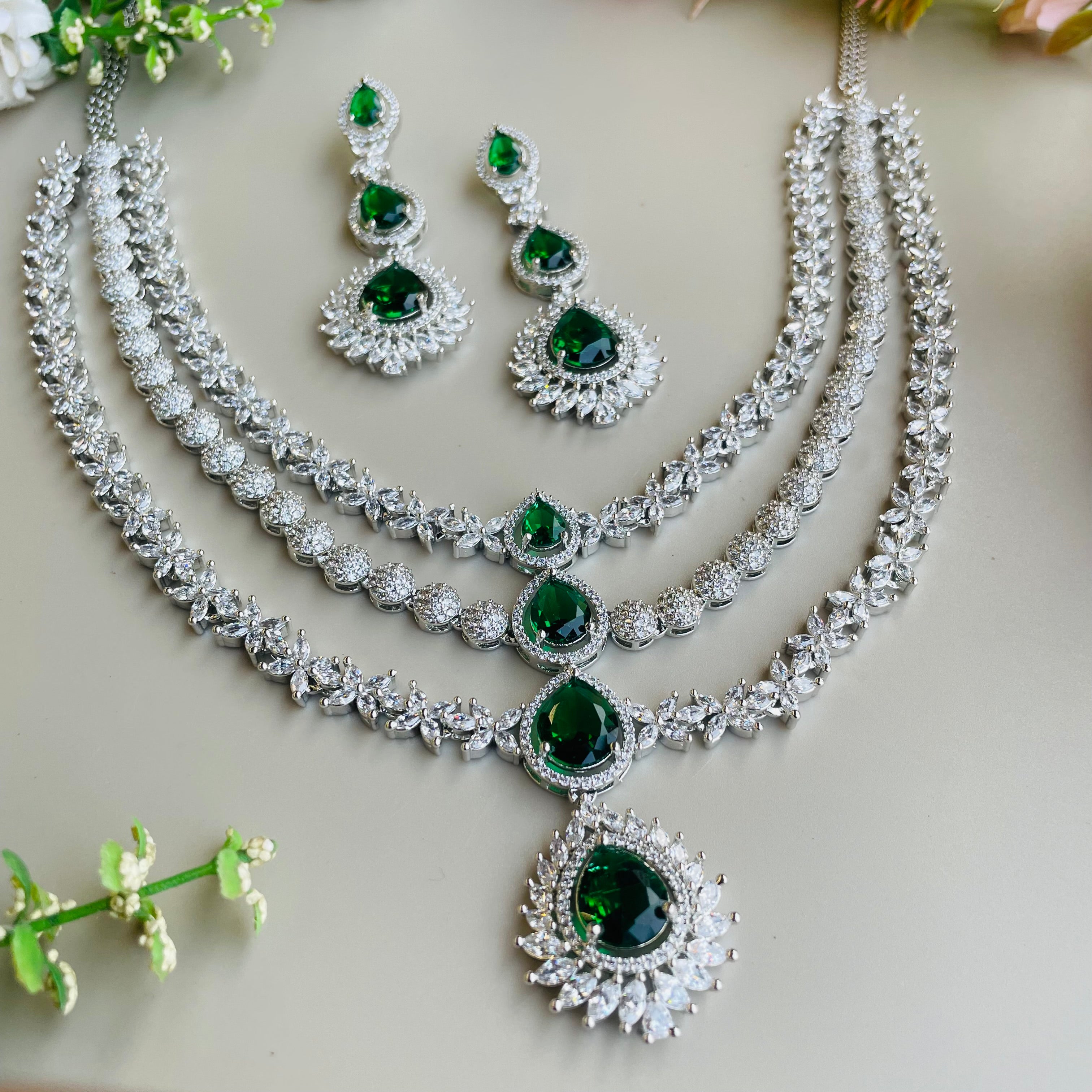 Ad Billie neckpiece