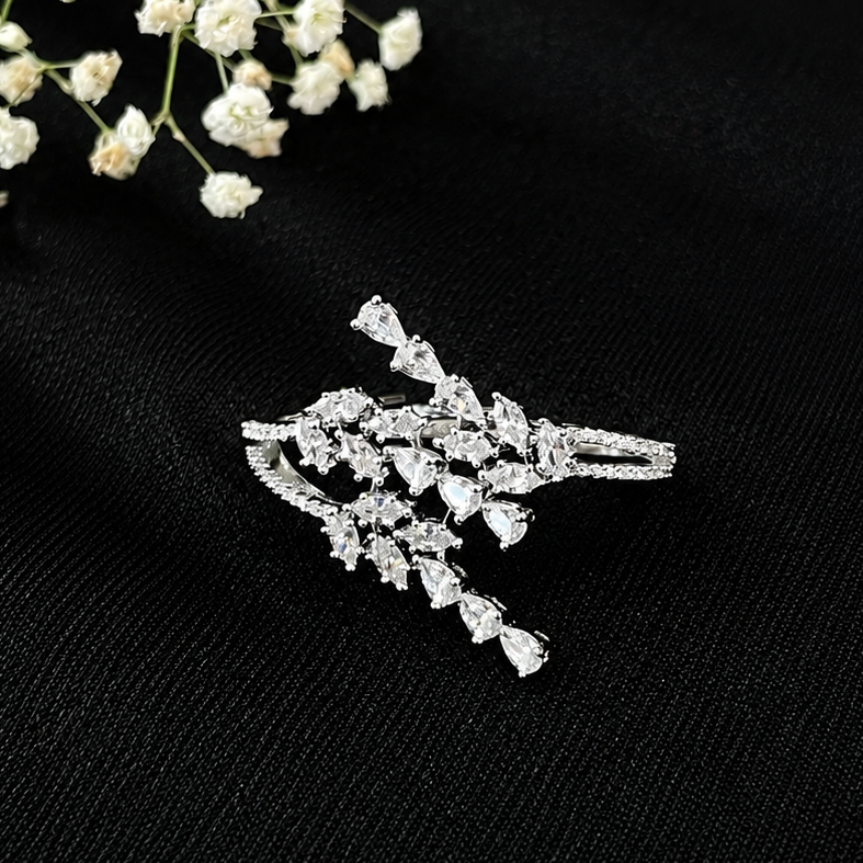 Ad Elara Leaf Ring