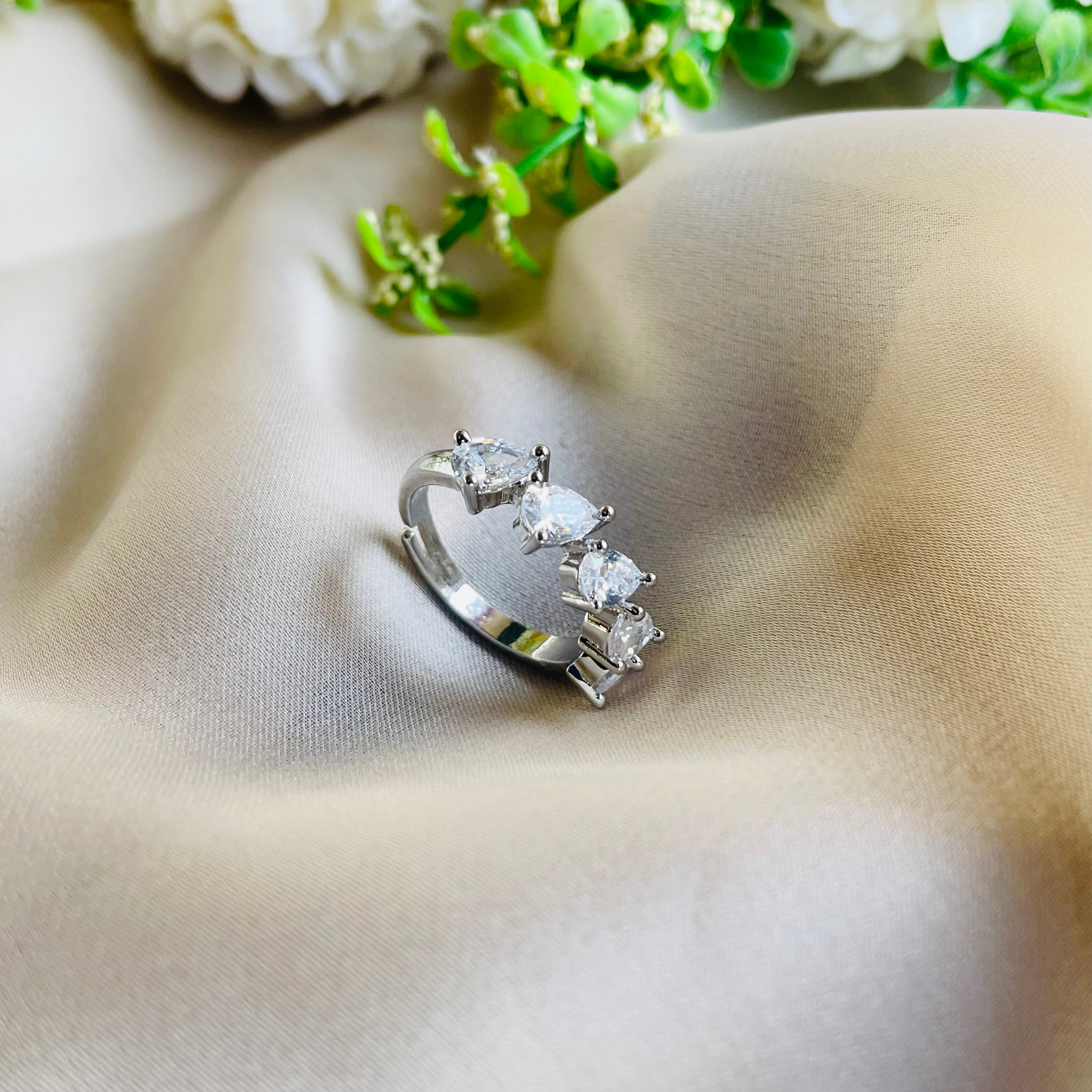 Ad Olivia ring adjustable