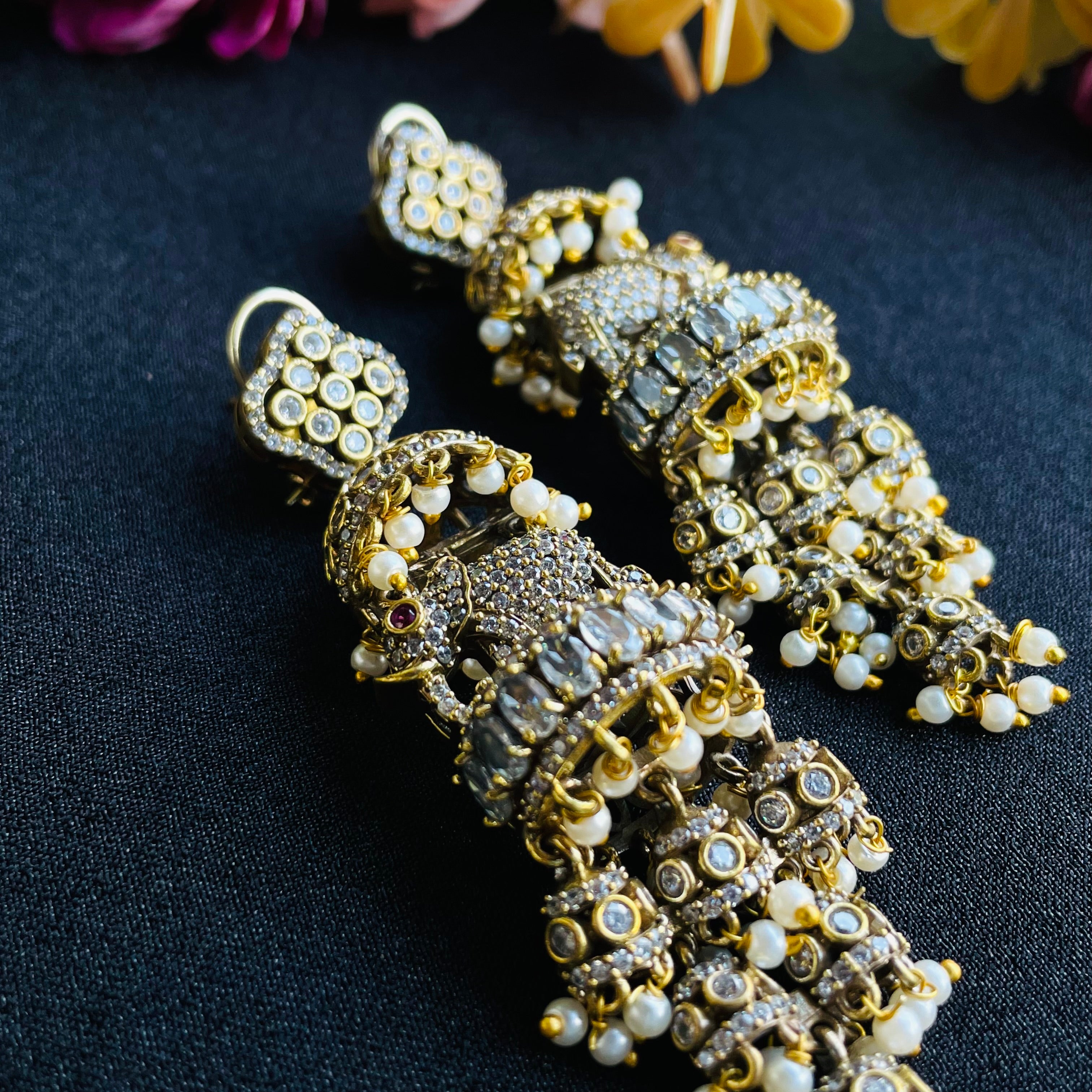 Nayaab Kavya jhumki