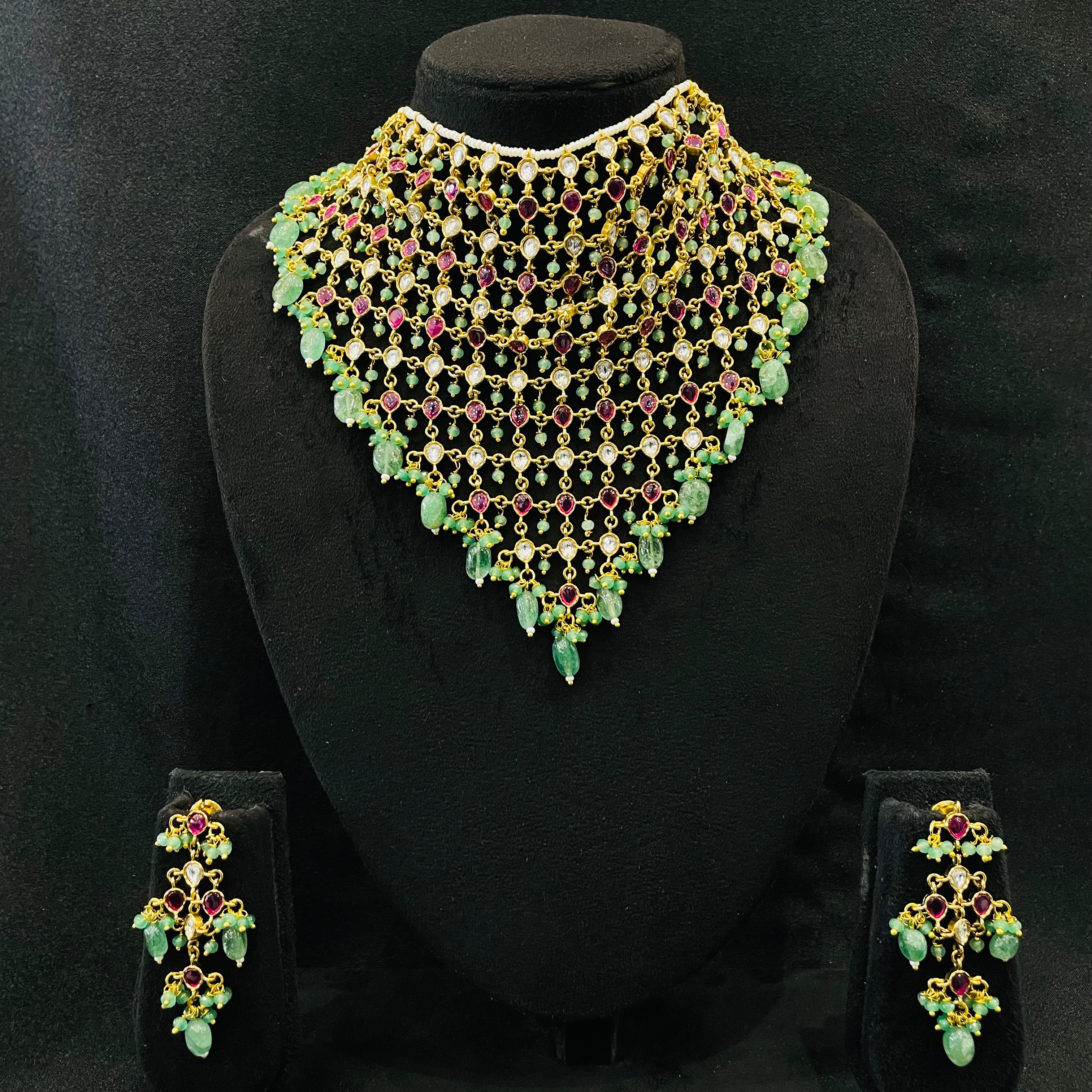 Nayaab madhavi neckpiece