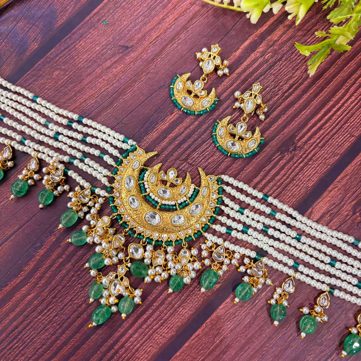 Nayaab Aanya Choker