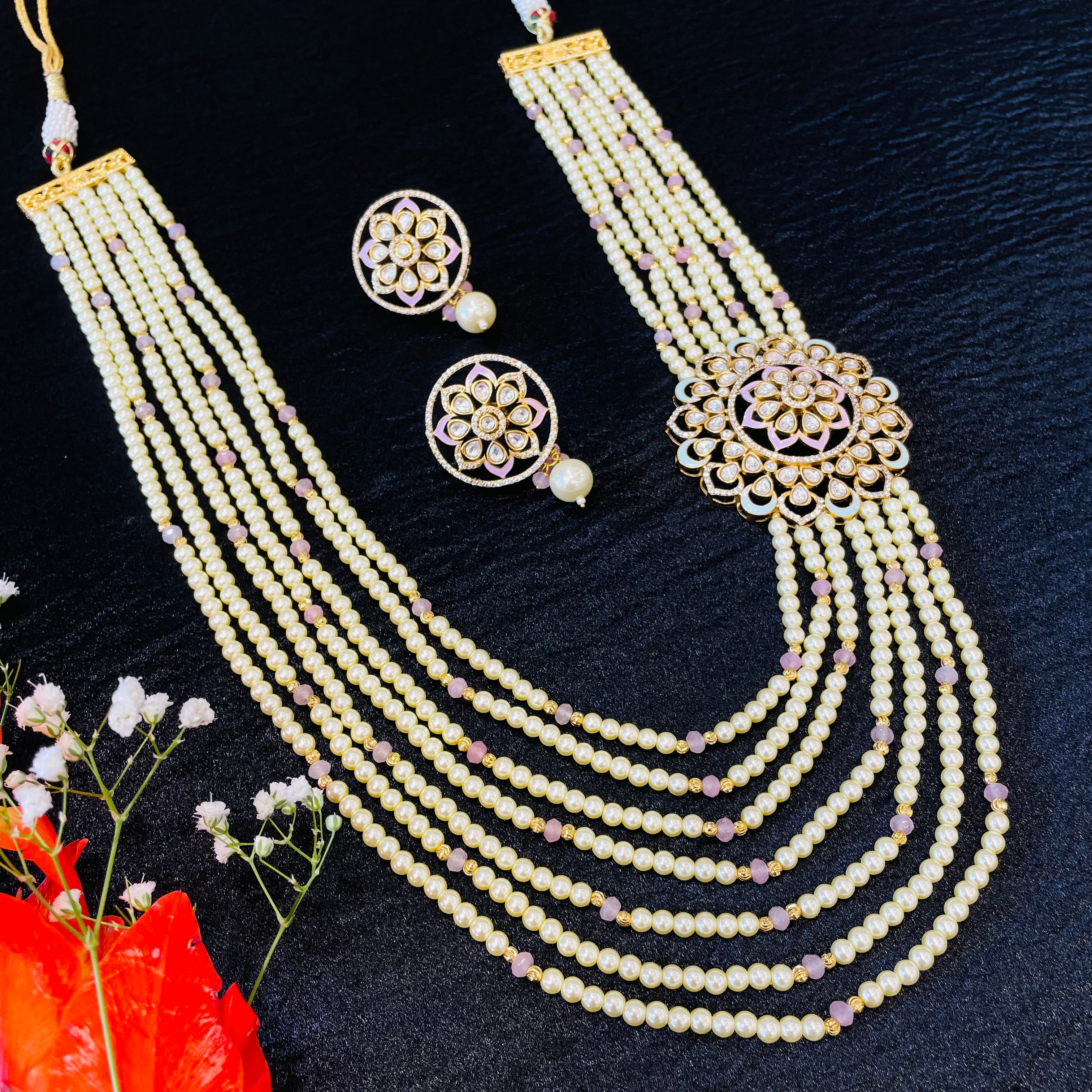 Nayaab Aliya Pearl Neckpiece