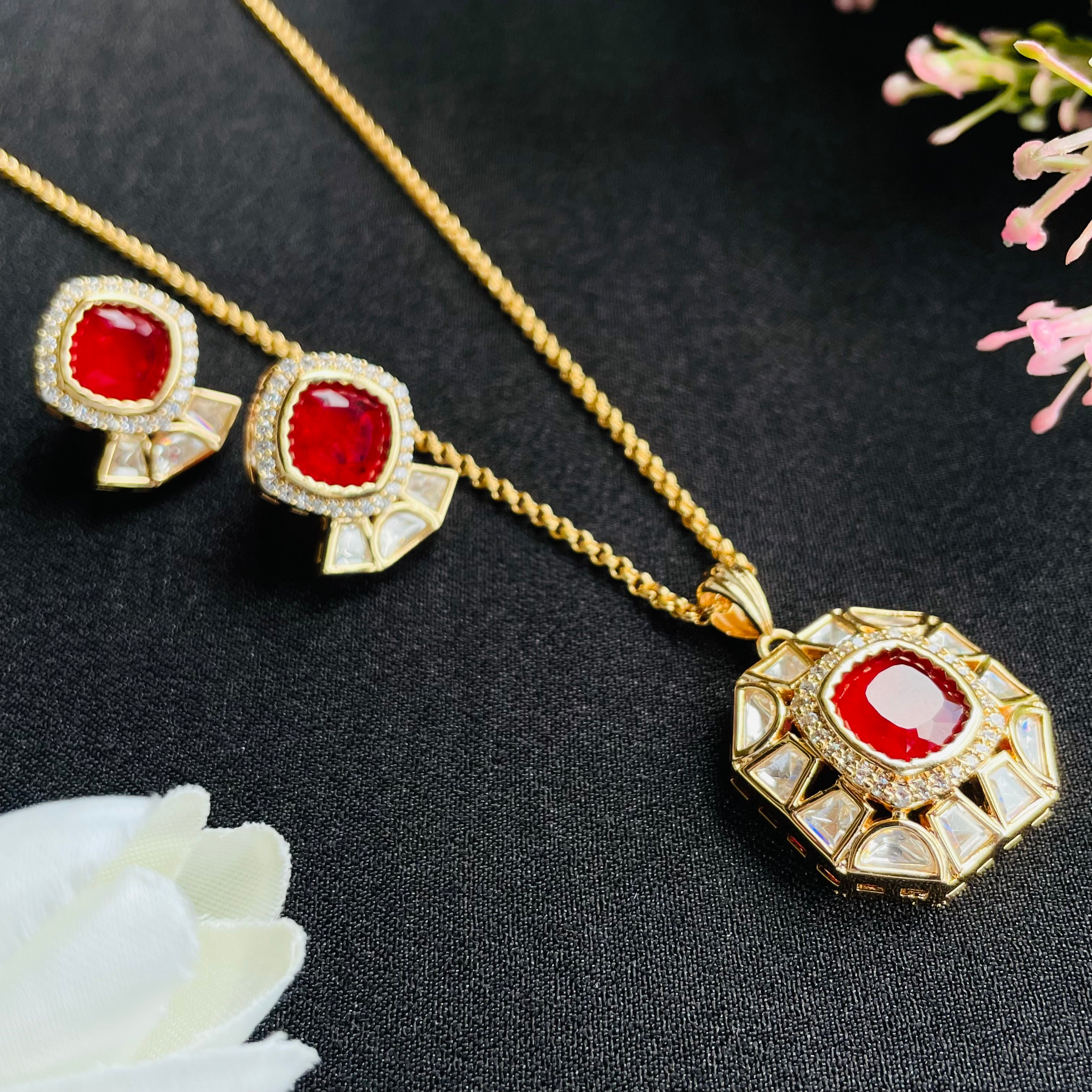 Nayaab Bina Polki Pendant Neckpiece