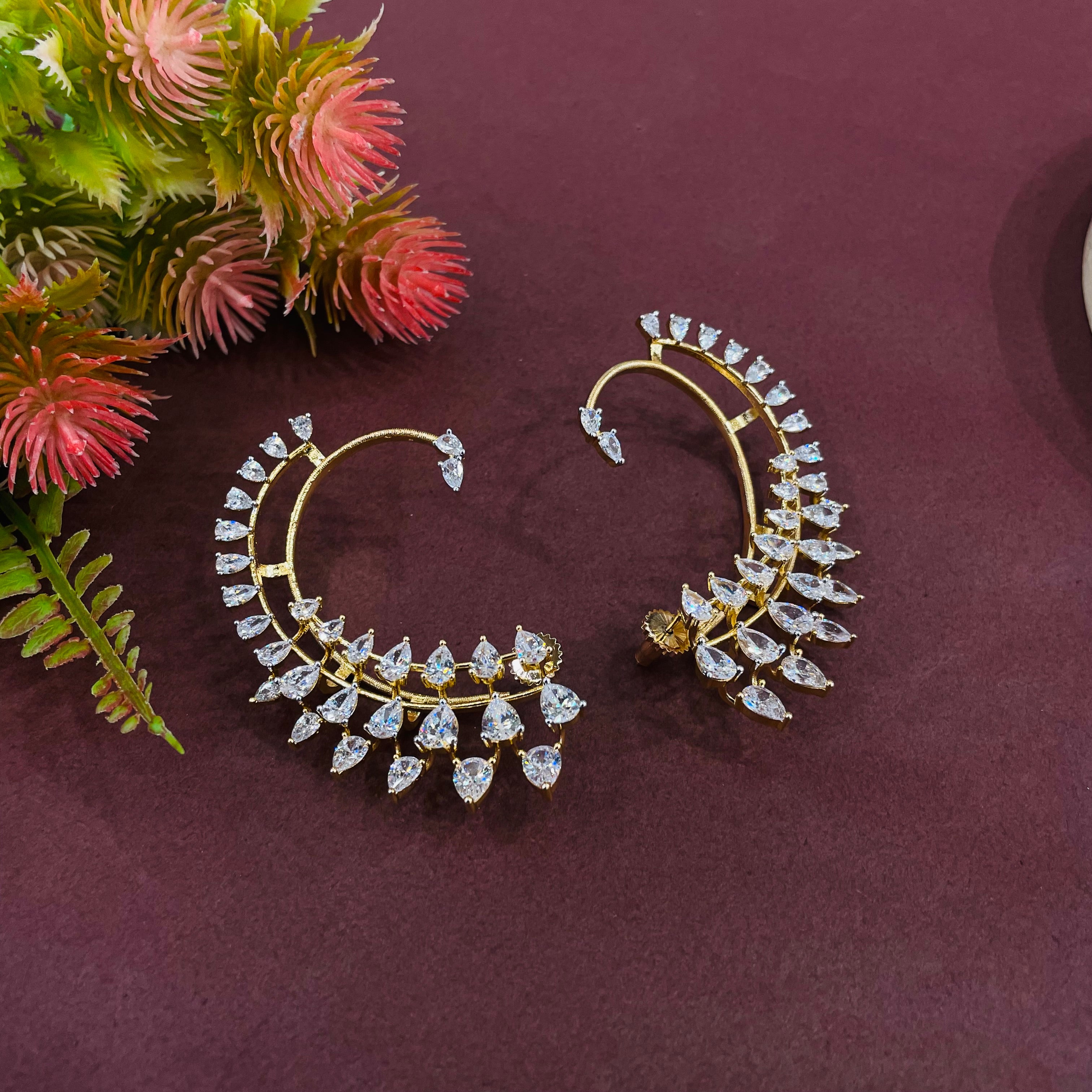 Ad Aarna Earcuff