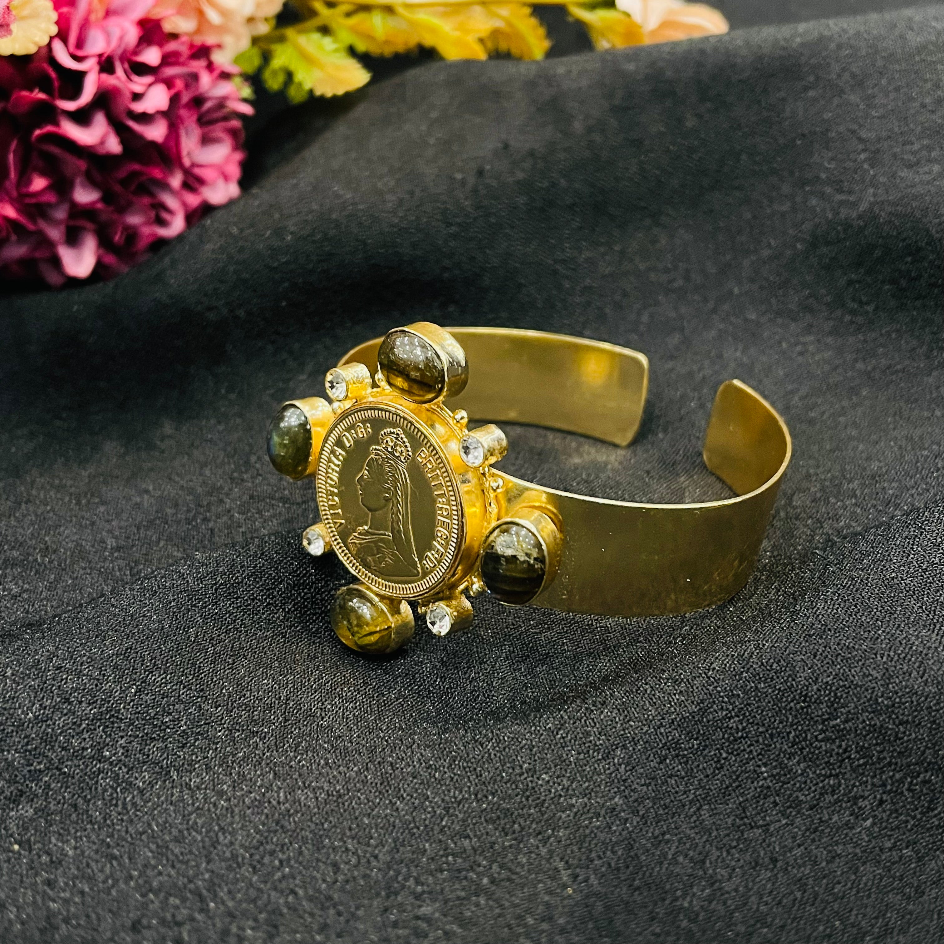 Nayaab Kavya Choker and bracelet combo