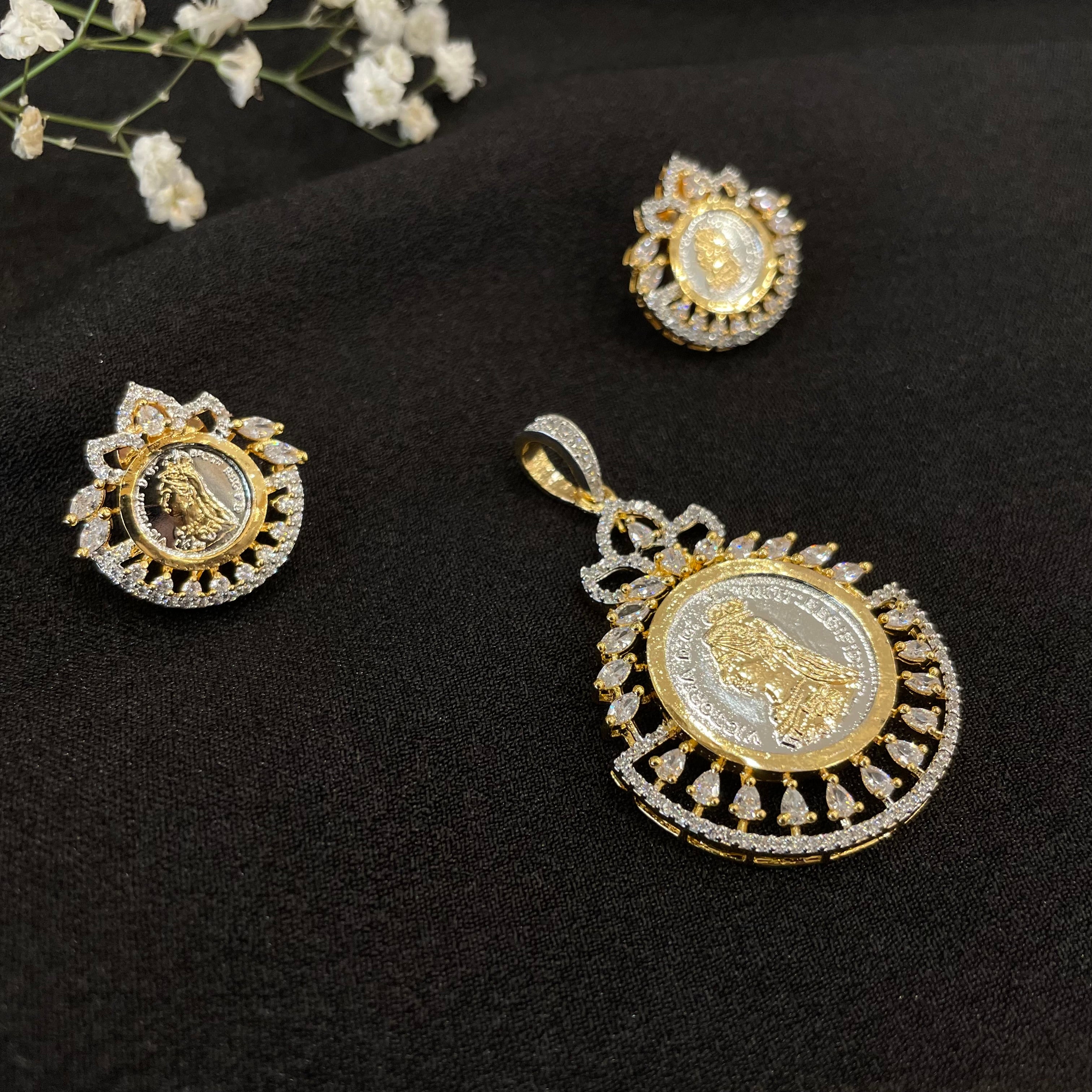 Ad Aurelia Coin Pendant Set