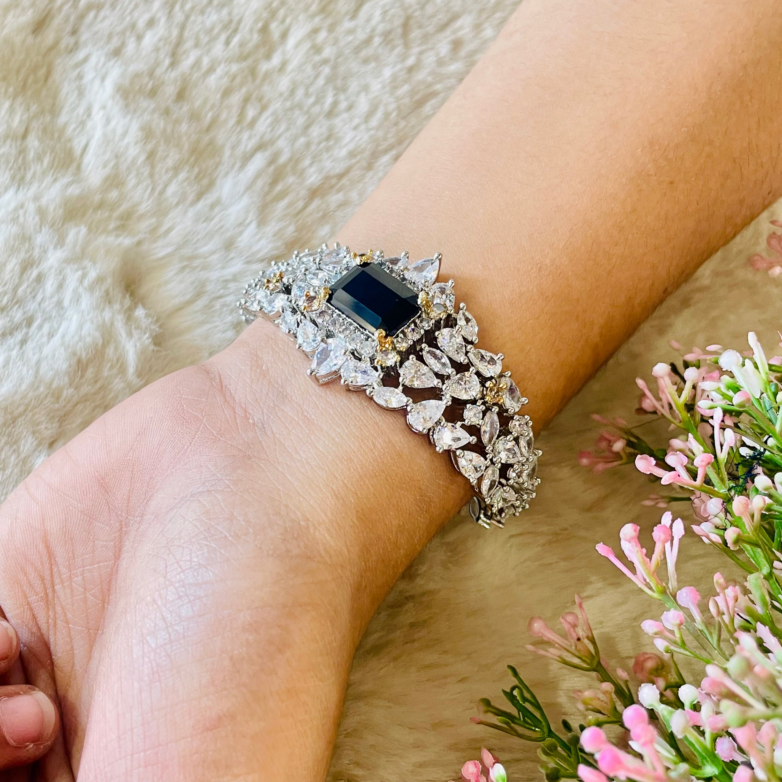 Aria ad bracelet