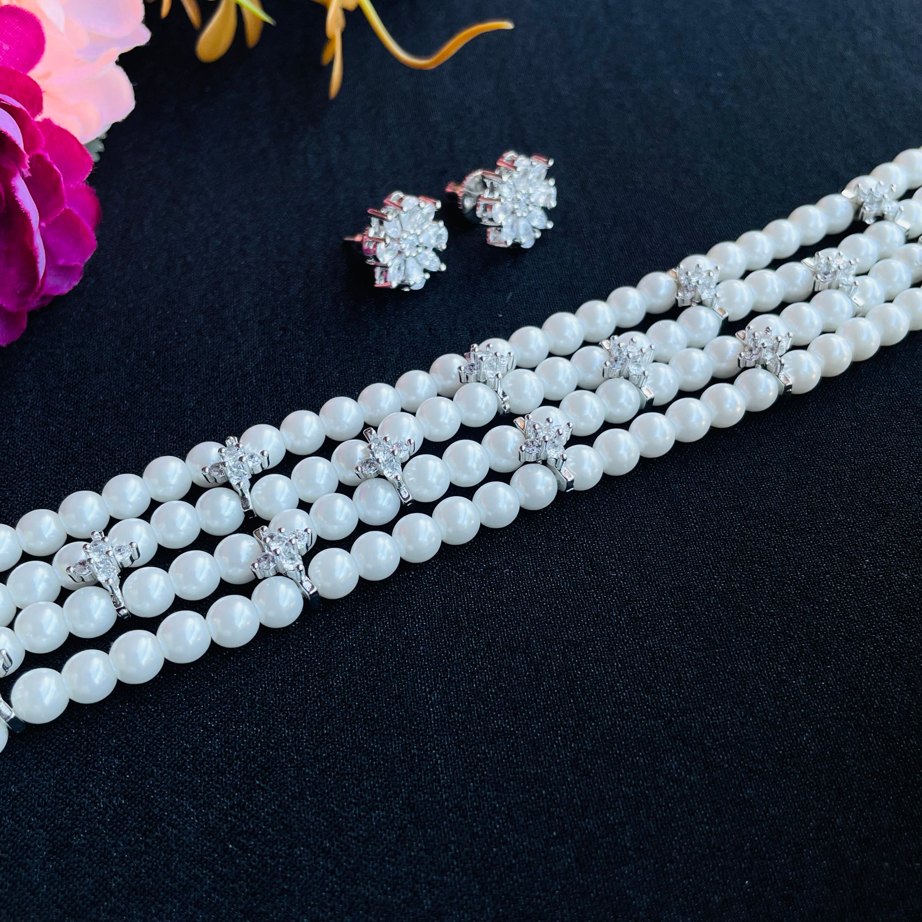 Ad Lila pearl choker - without earrings