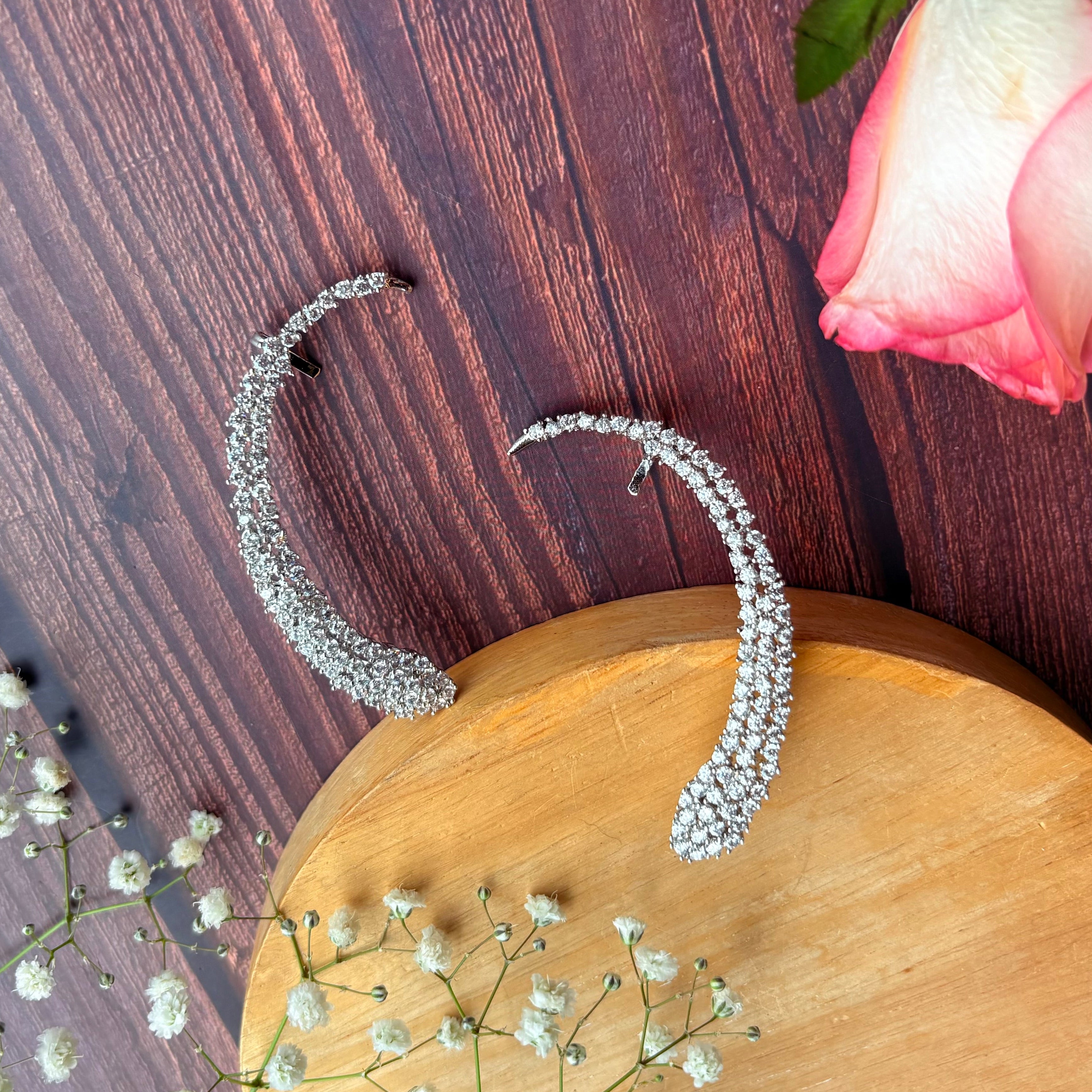 Ad Eliana Earcuff