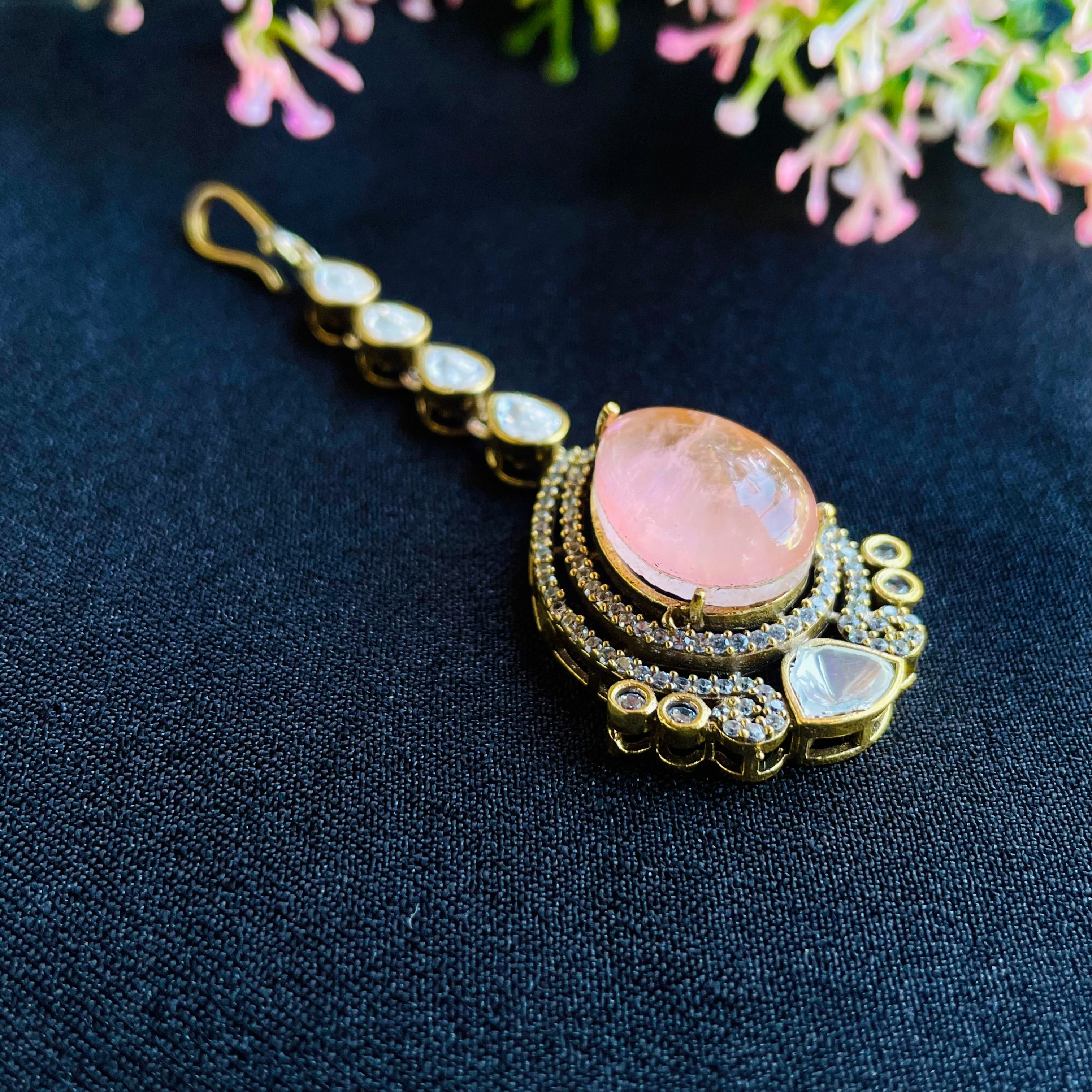 Nayaab Zaveri Polki Tikka