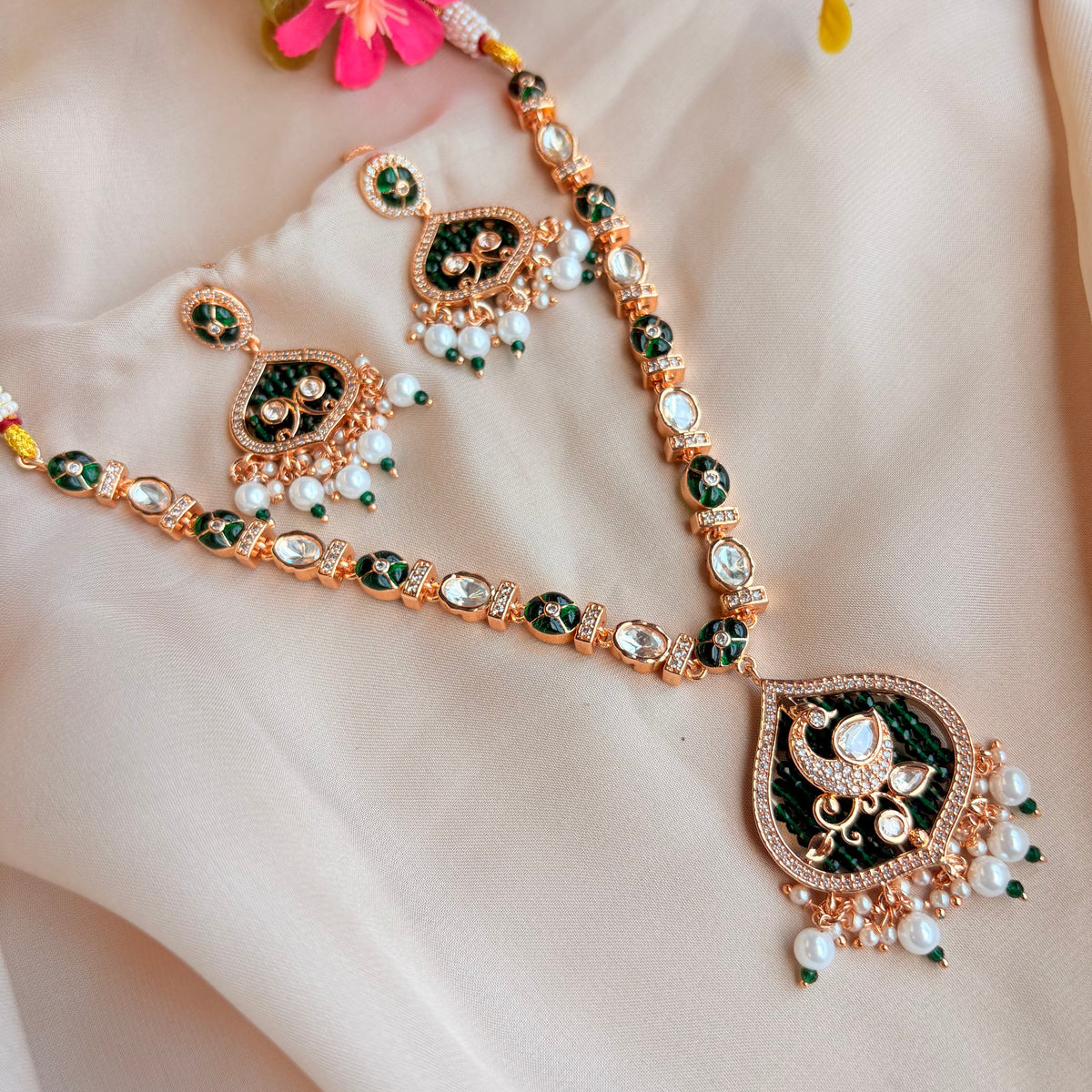 Aarvi Neckpiece