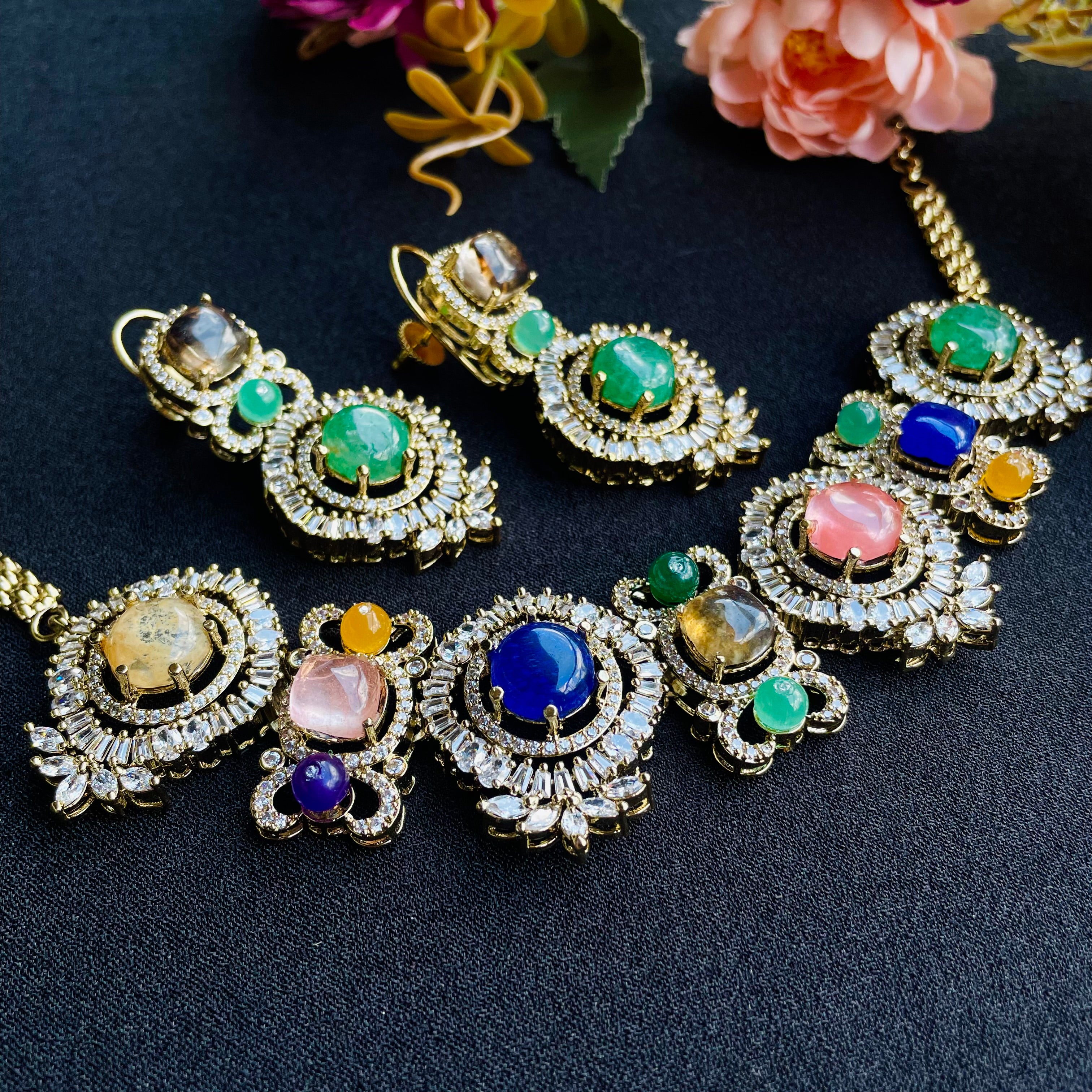 Nayaab Haniya Navratna Neckpiece