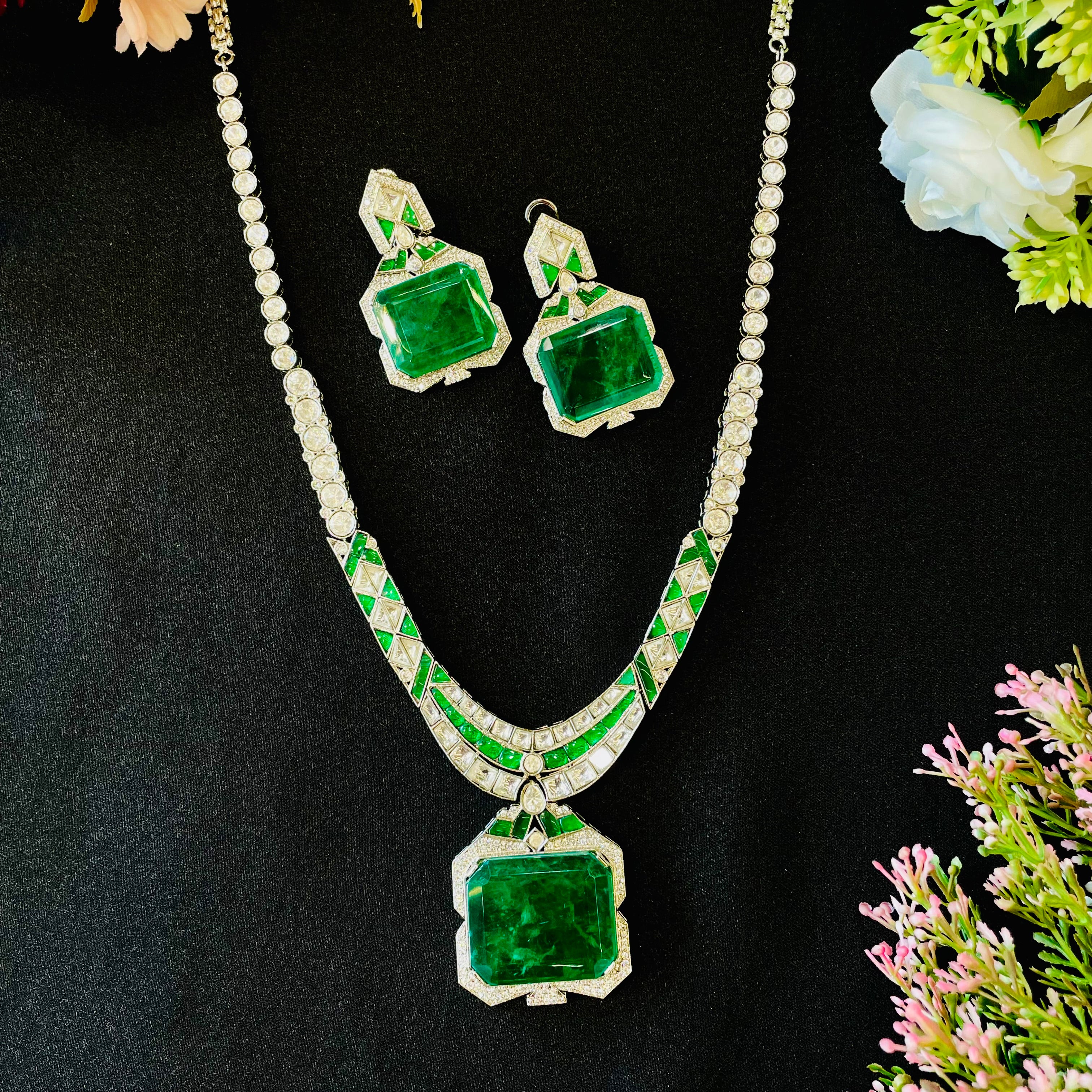 Nayaab Priyanka MetGala Neckpiece